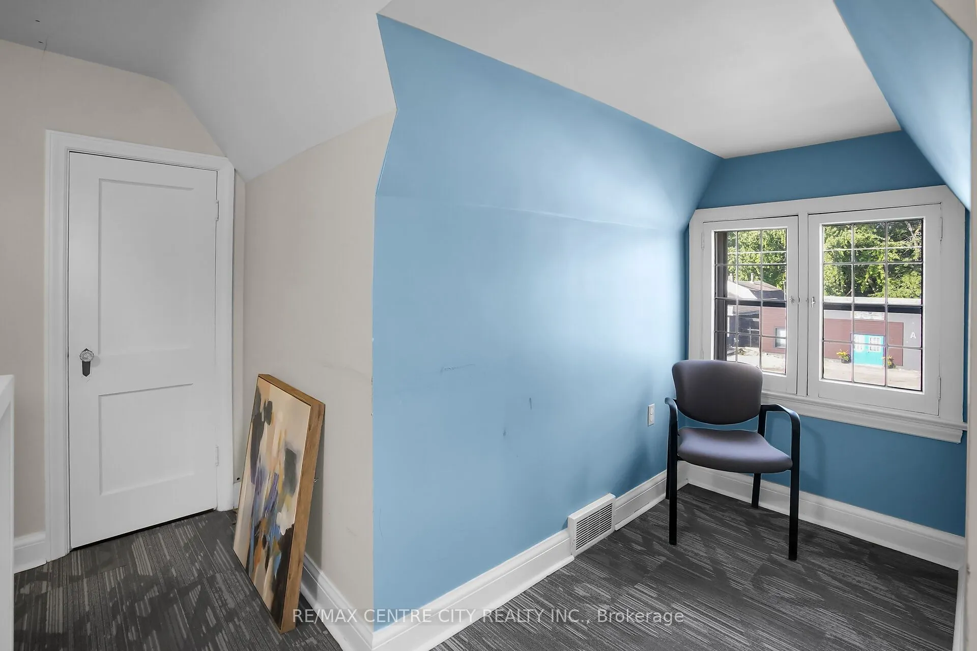 302 Wellington Road