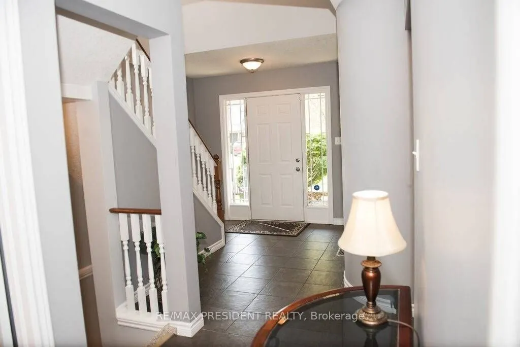 1657 Bayswater Crescent