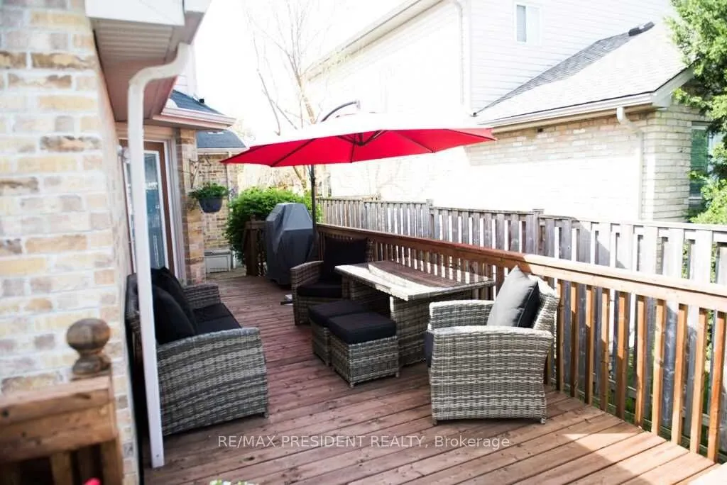 1657 Bayswater Crescent