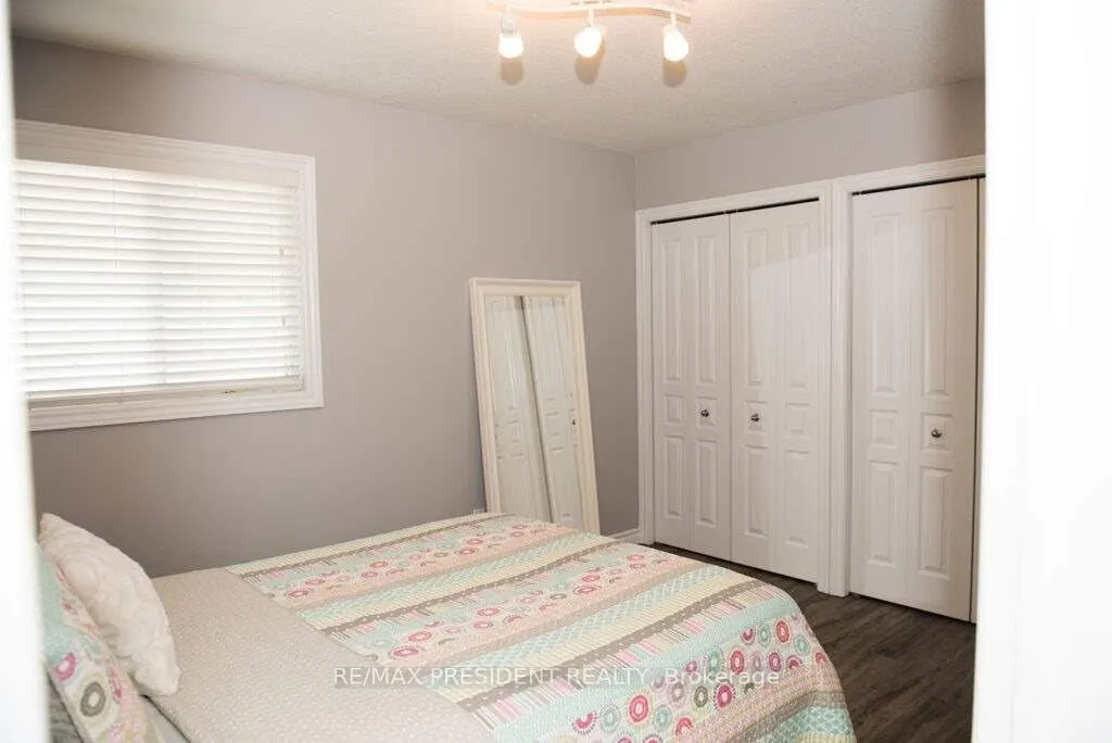1657 Bayswater Crescent