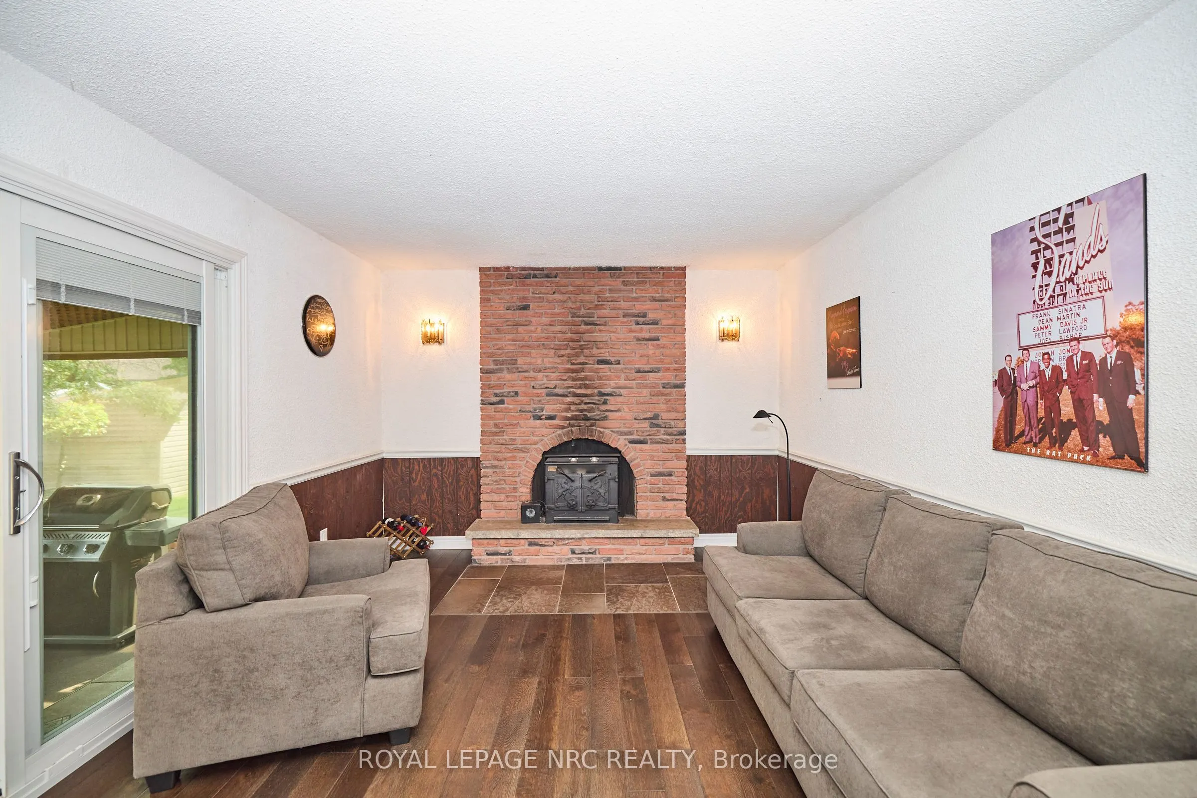6968 BRIAN Crescent