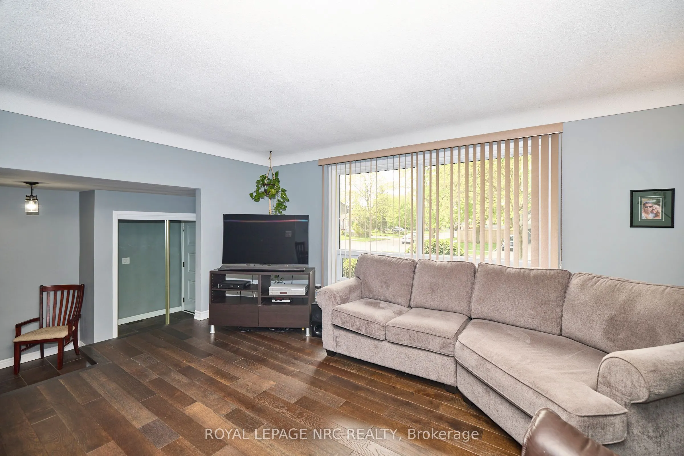 6968 BRIAN Crescent