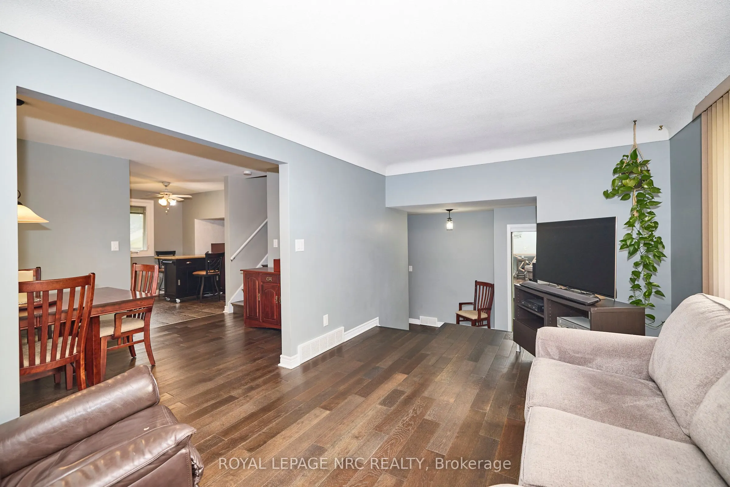 6968 BRIAN Crescent