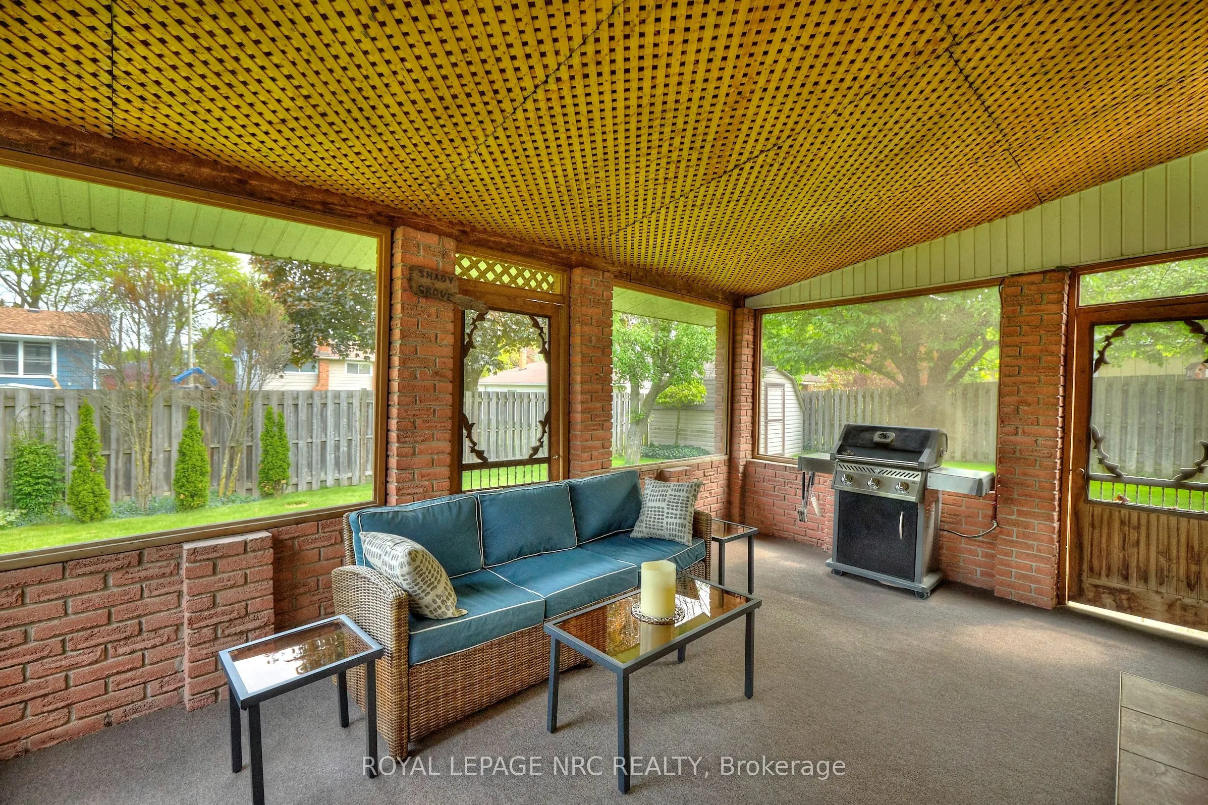 6968 BRIAN Crescent