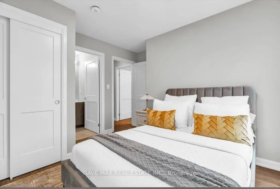 708 Woolwich Street, #311