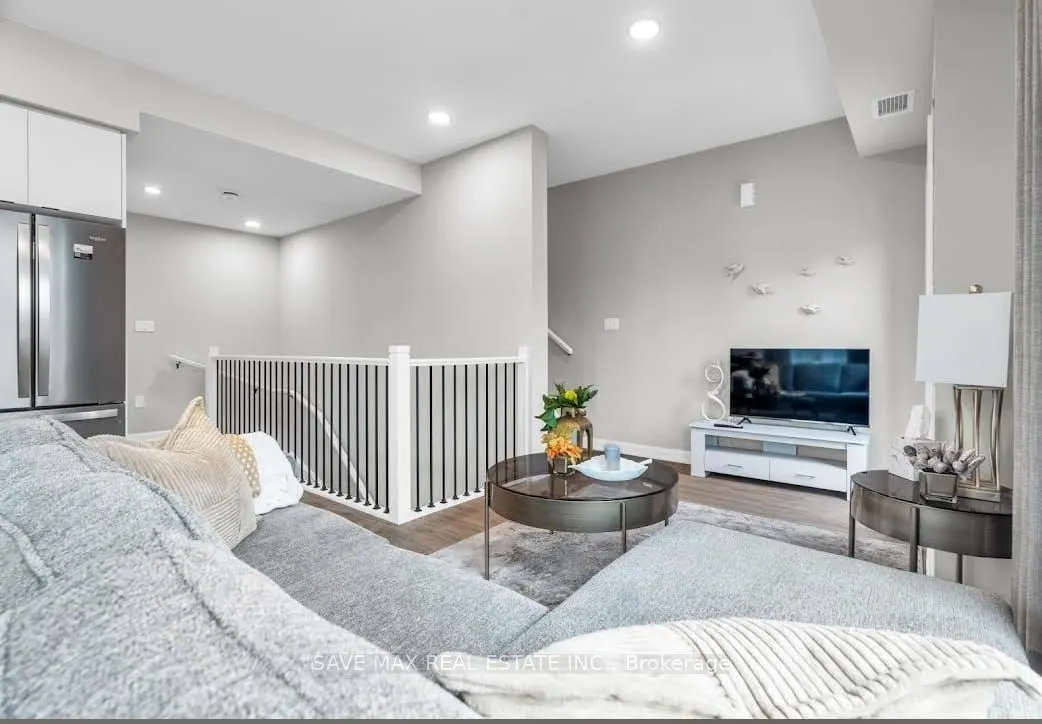 708 Woolwich Street, #311