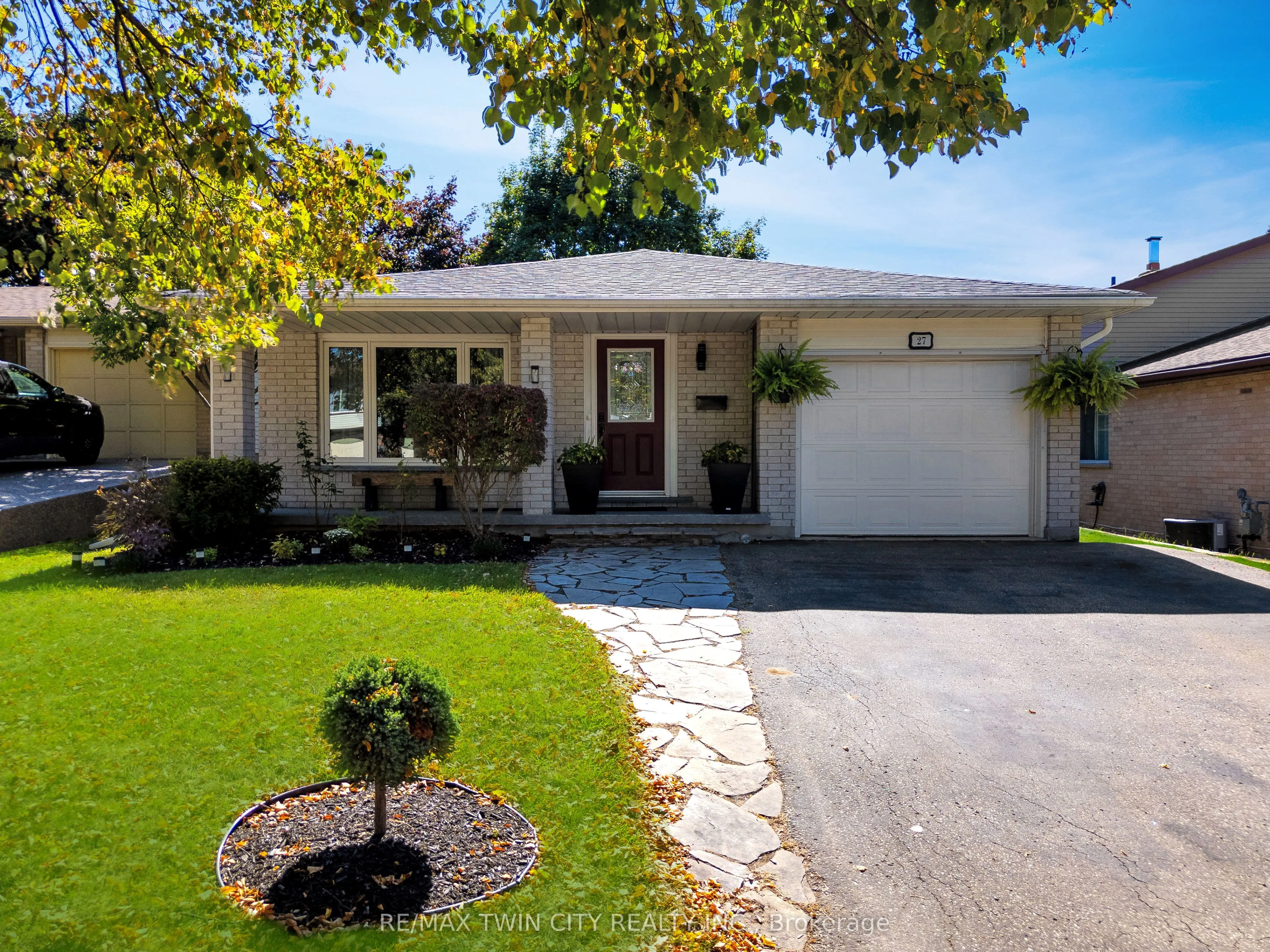 27 Wheatfield Crescent