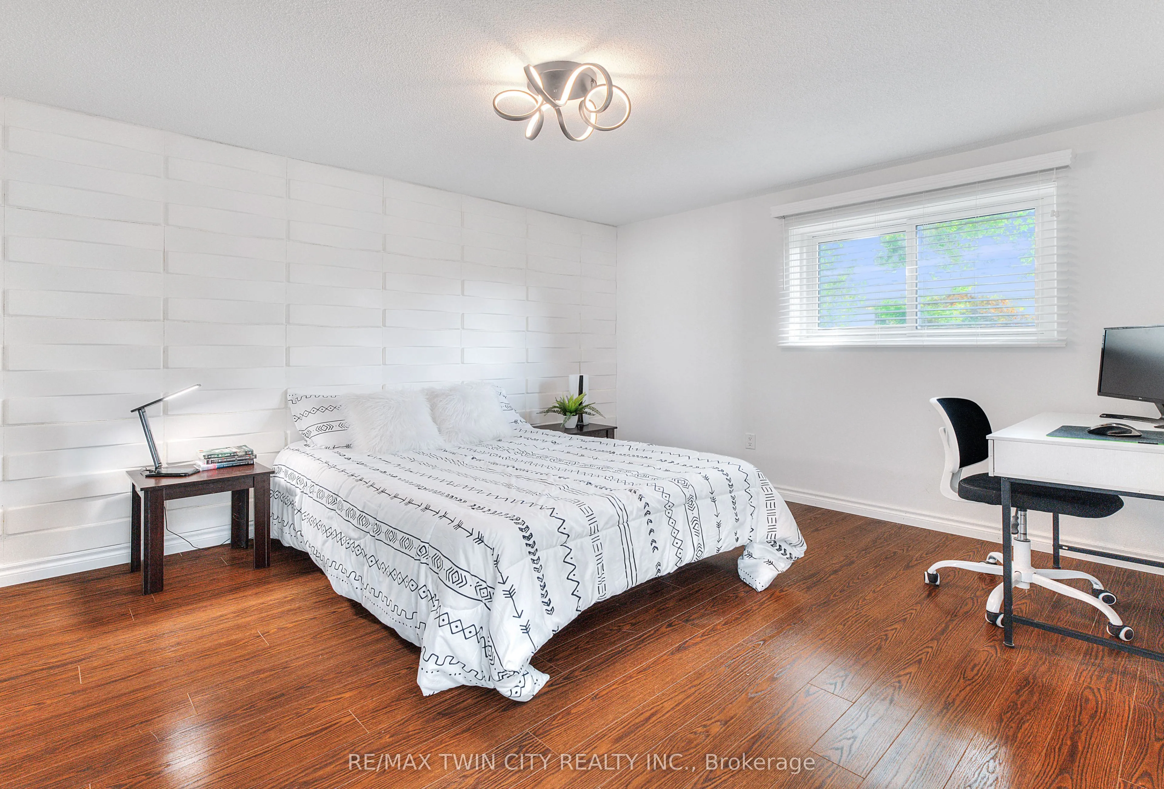 27 Wheatfield Crescent