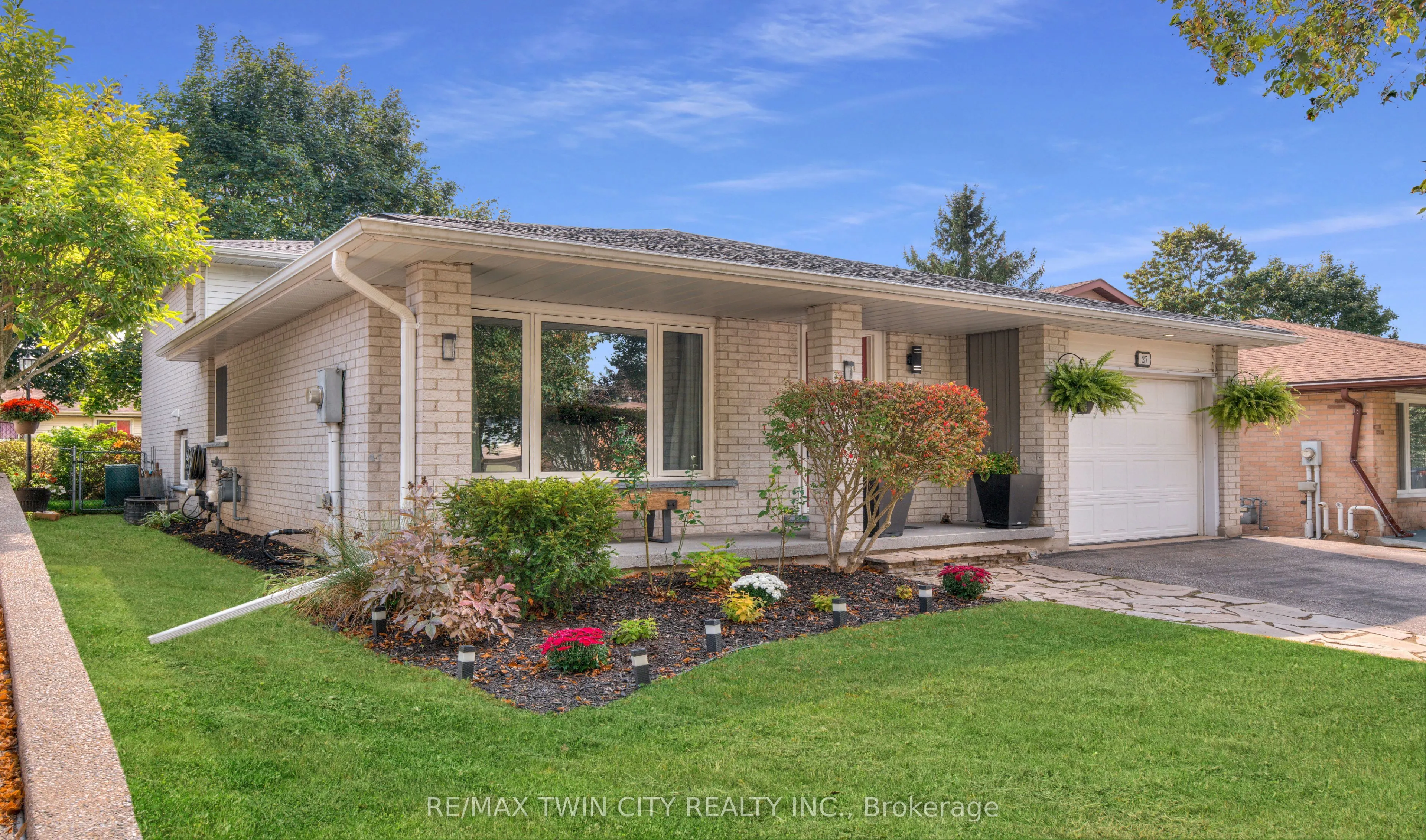 27 Wheatfield Crescent