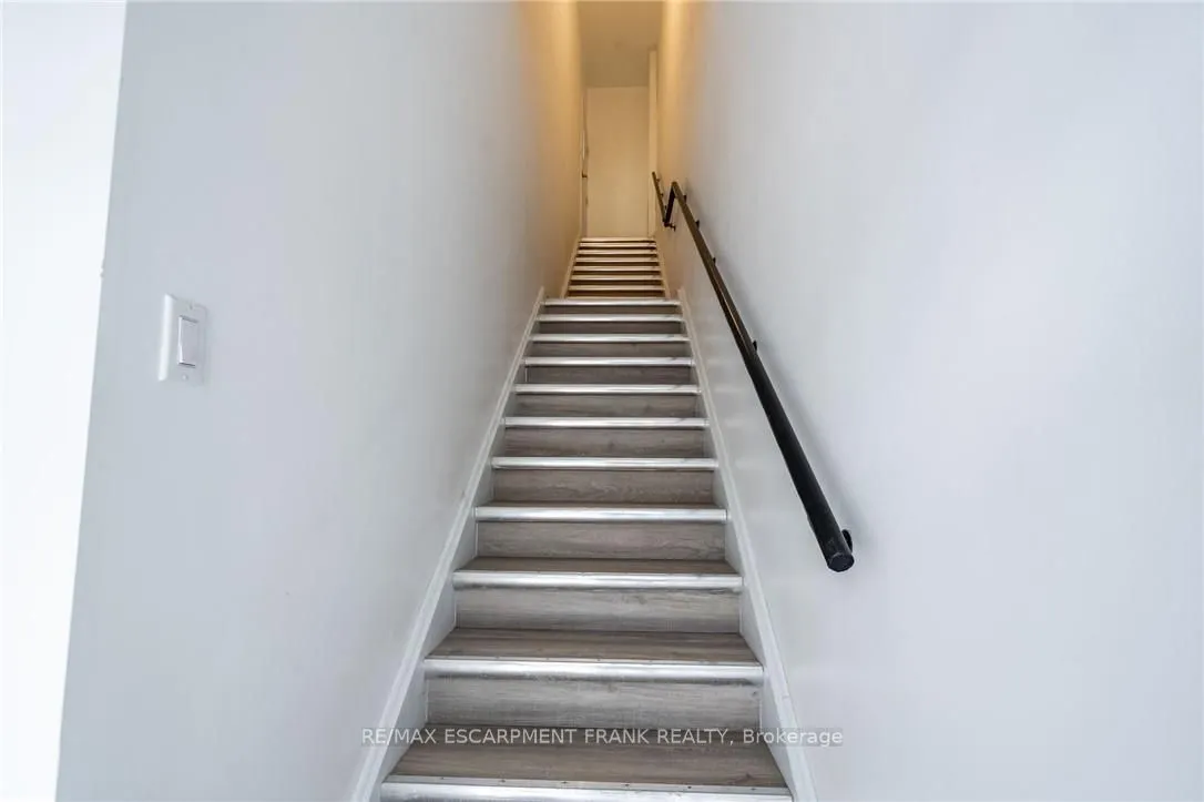 135 JAMES Street N, #2
