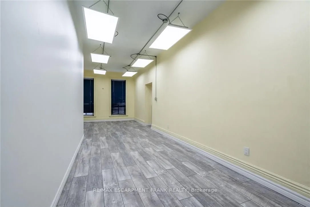 135 JAMES Street N, #2
