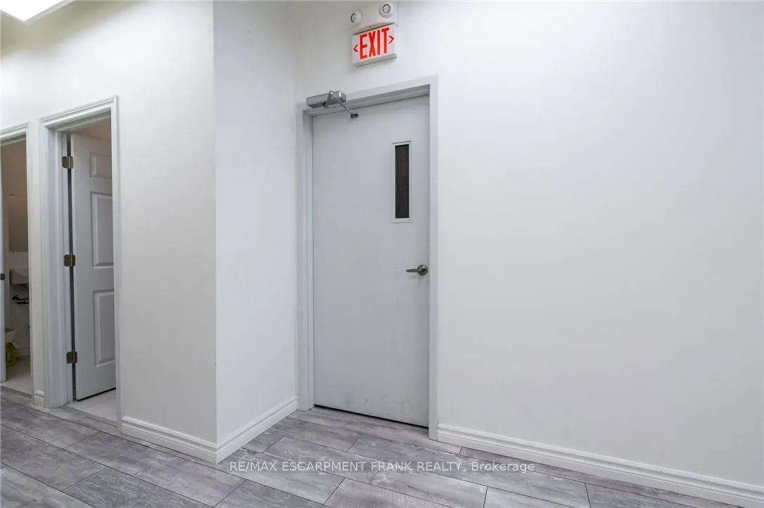 135 JAMES Street N, #2