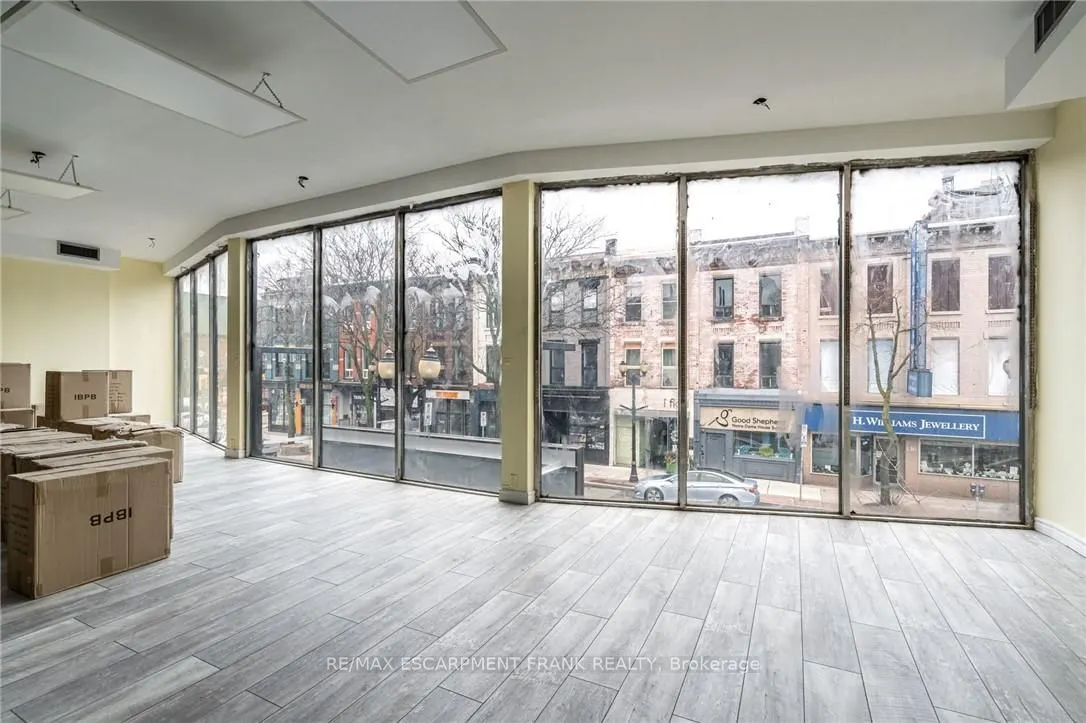 135 JAMES Street N, #3