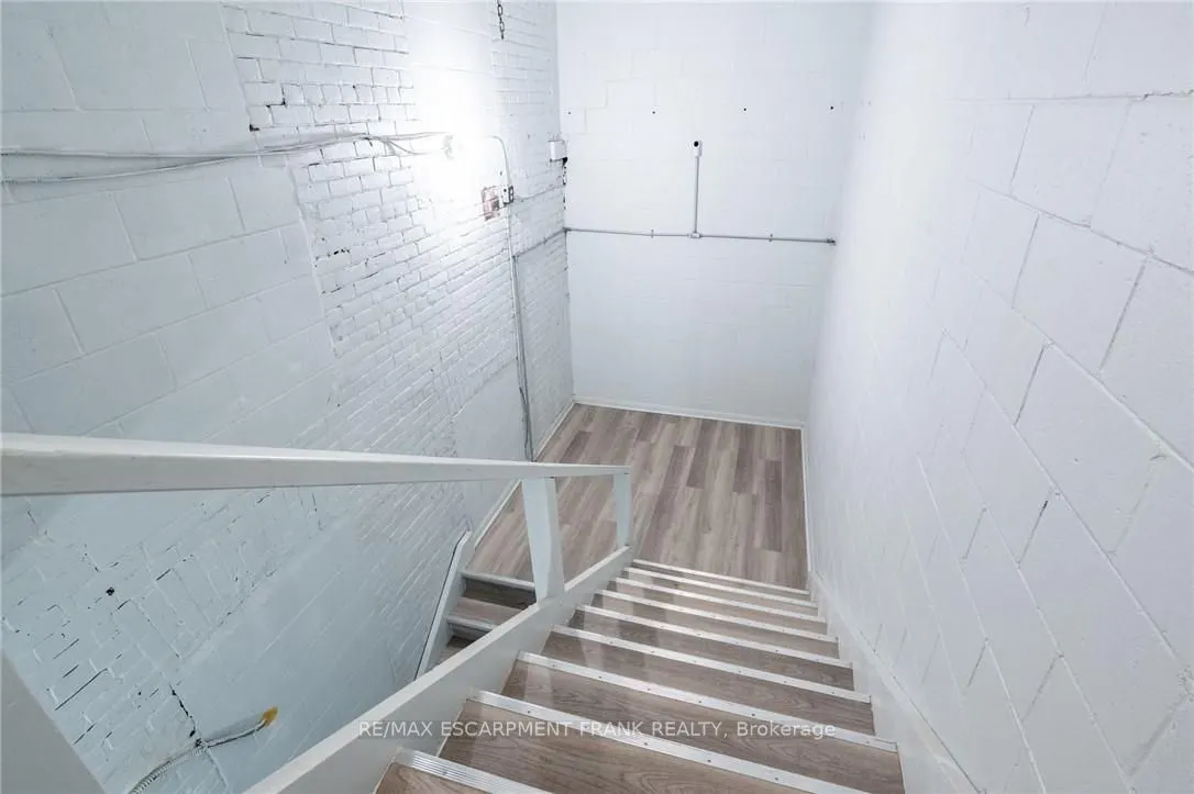 135 JAMES Street N, #3