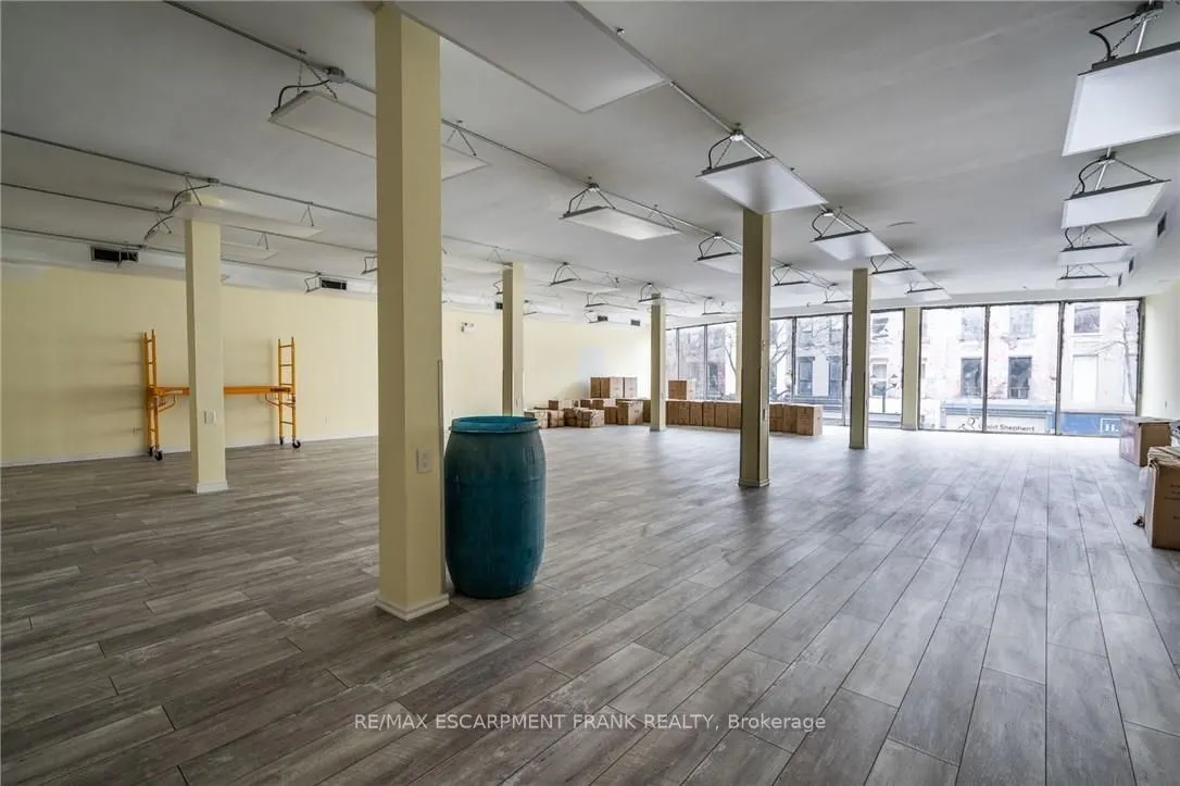 135 JAMES Street N, #3