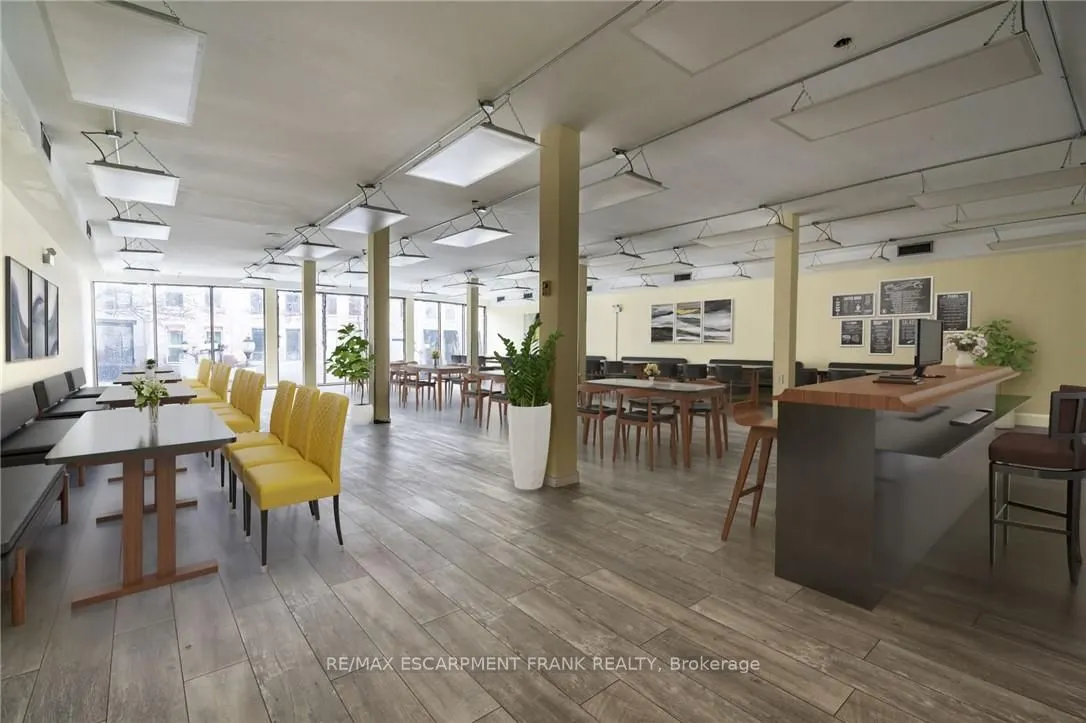 135 JAMES Street N, #3