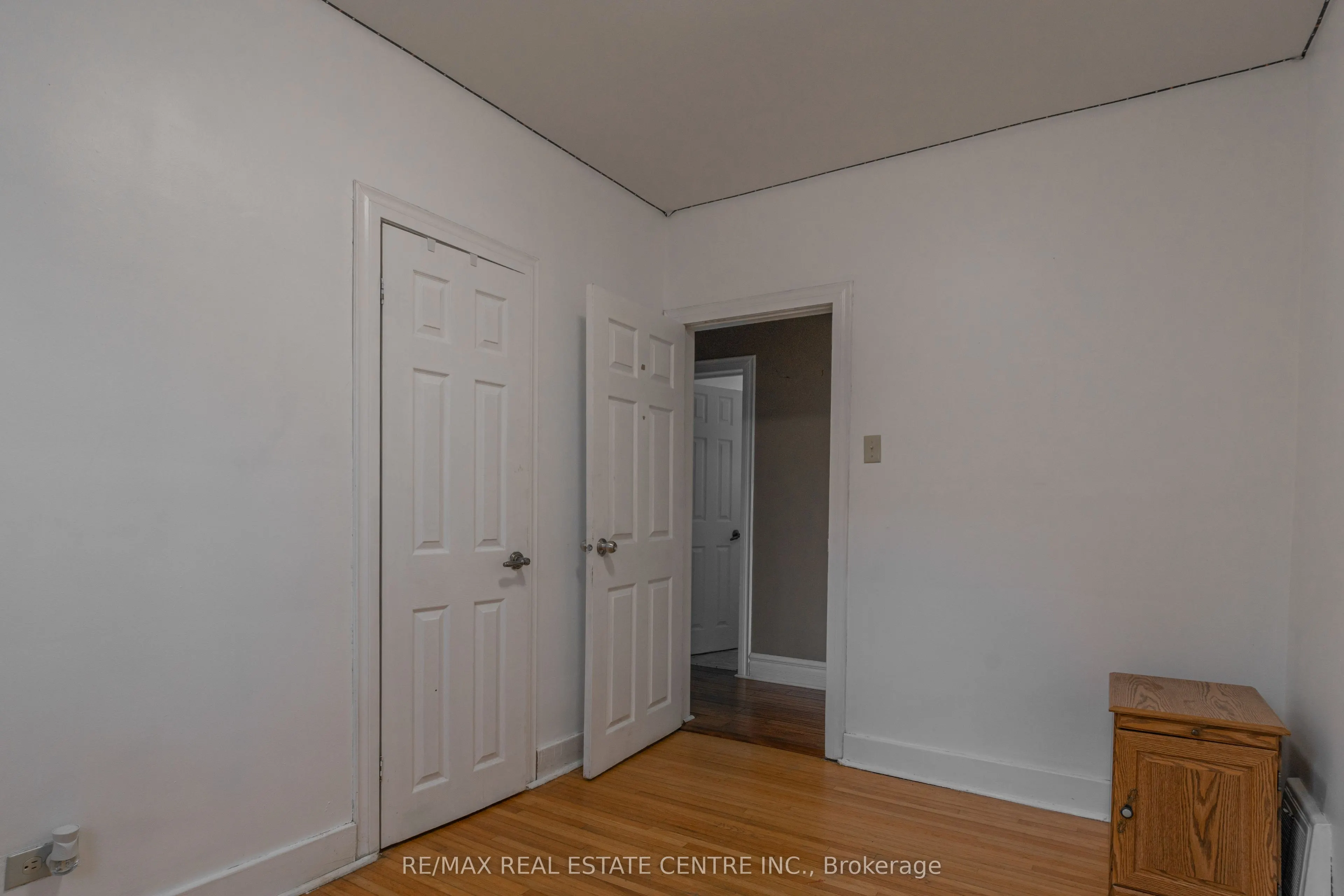 280 London Street, #Main/Upper