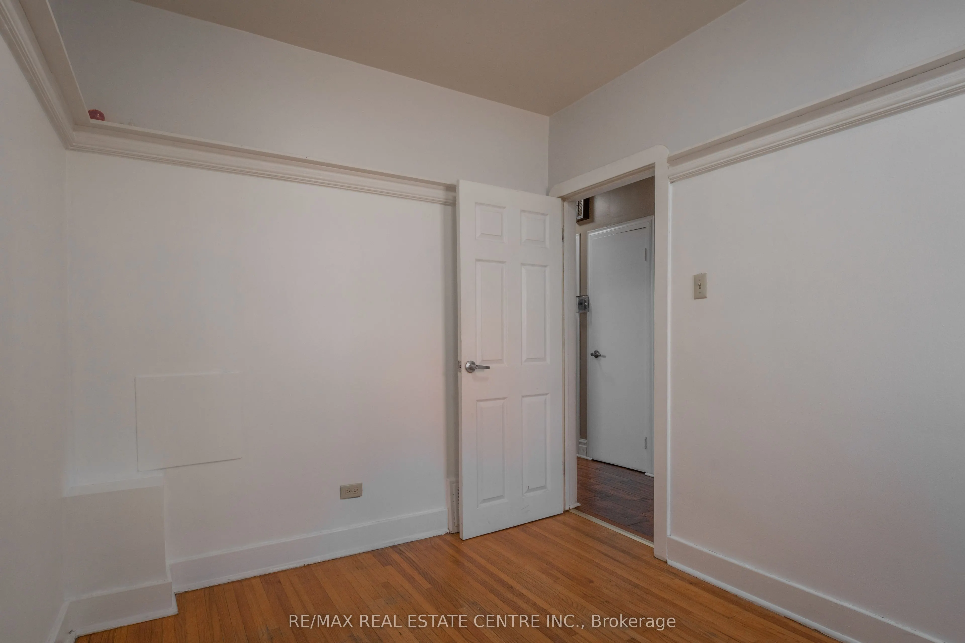 280 London Street, #Main/Upper