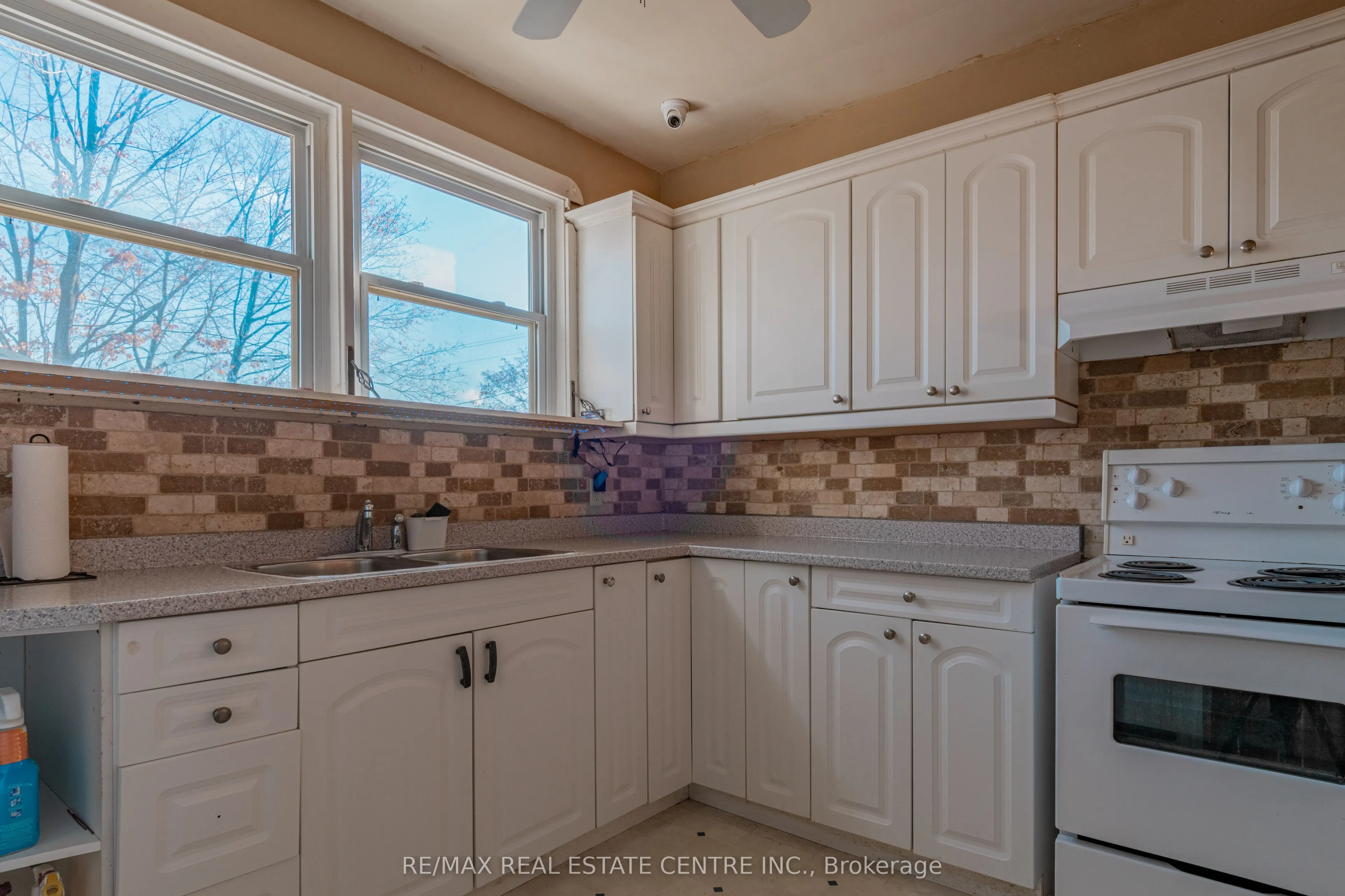 280 London Street, #Main/Upper
