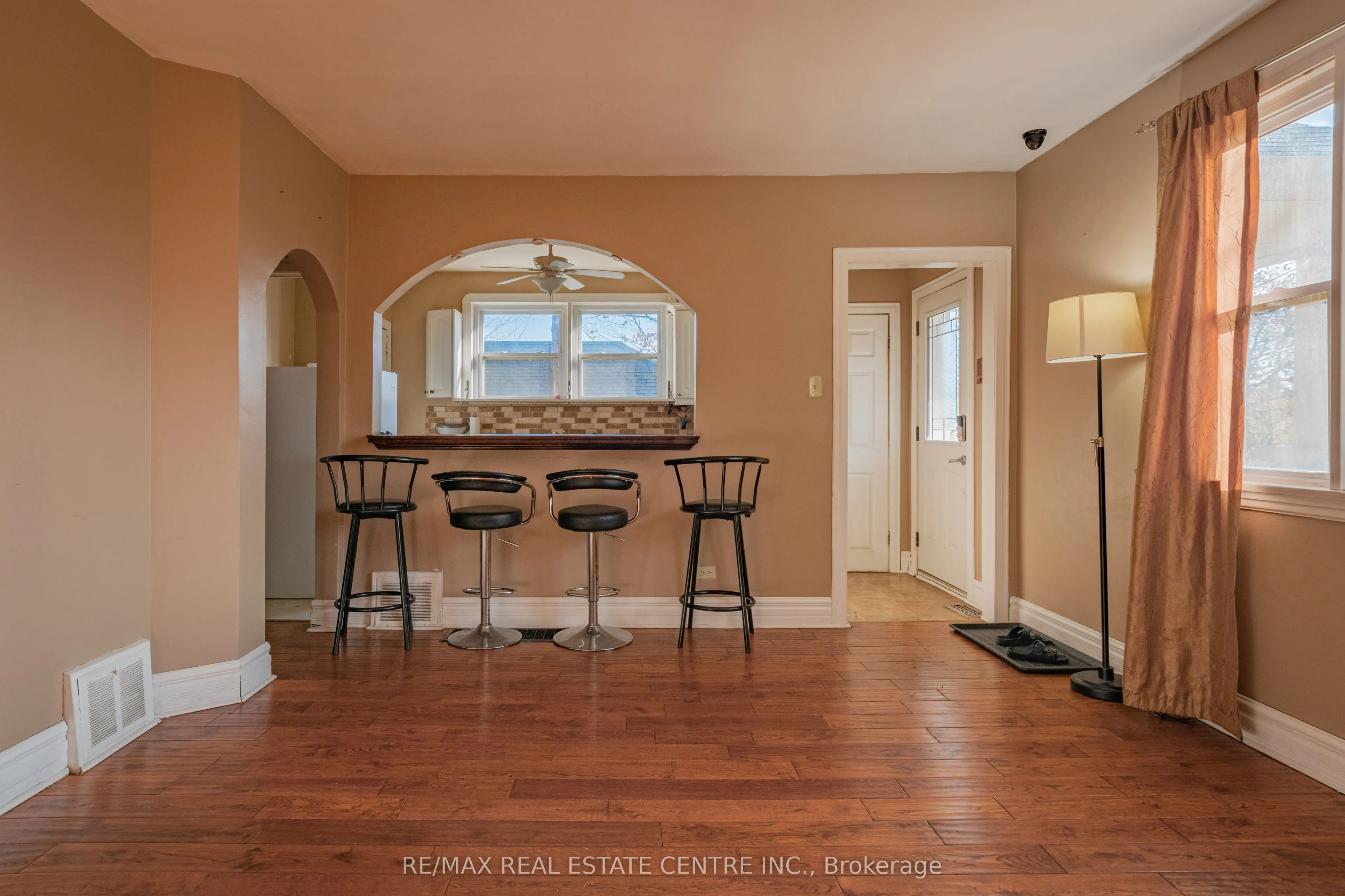 280 London Street, #Main/Upper
