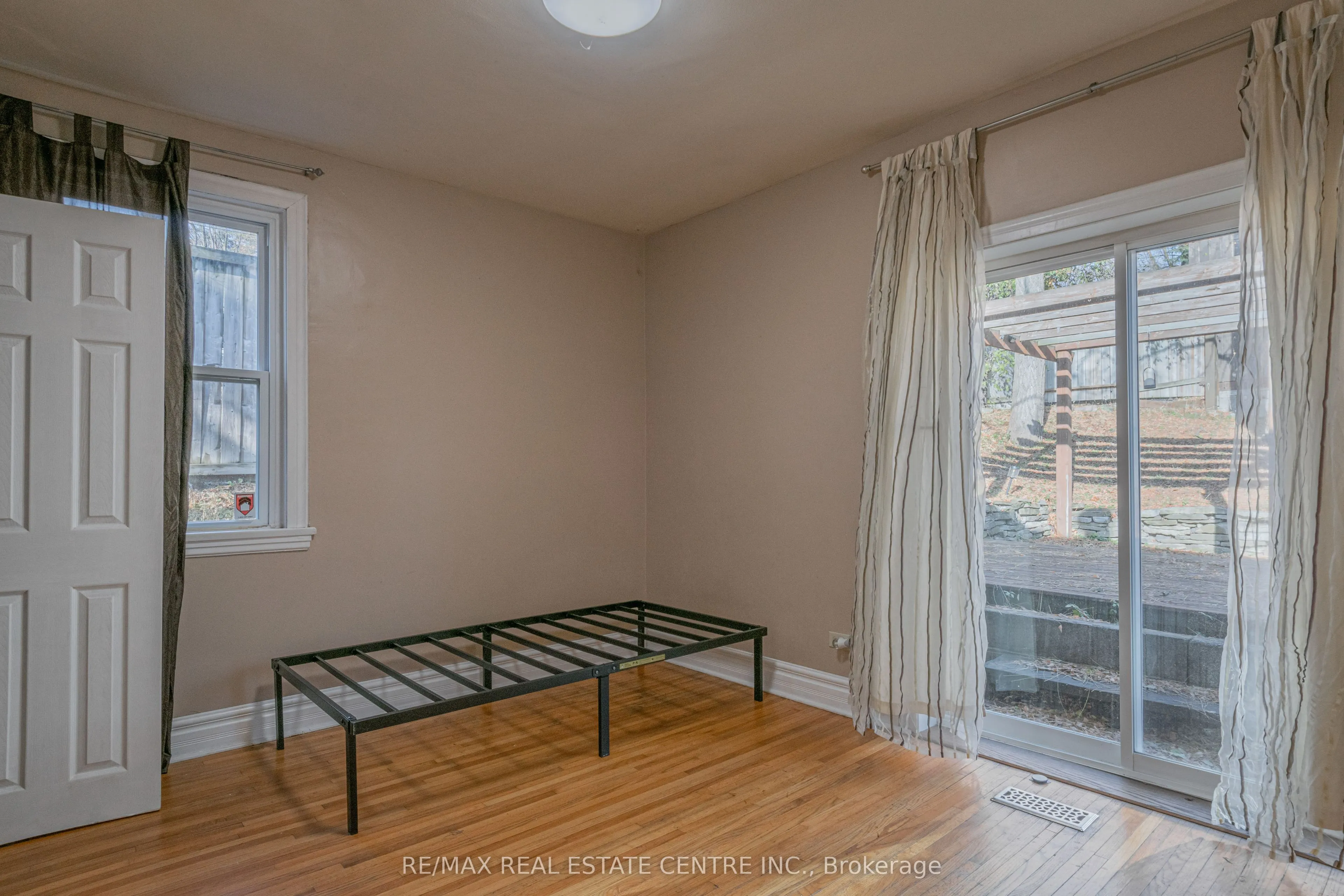 280 London Street, #Main/Upper