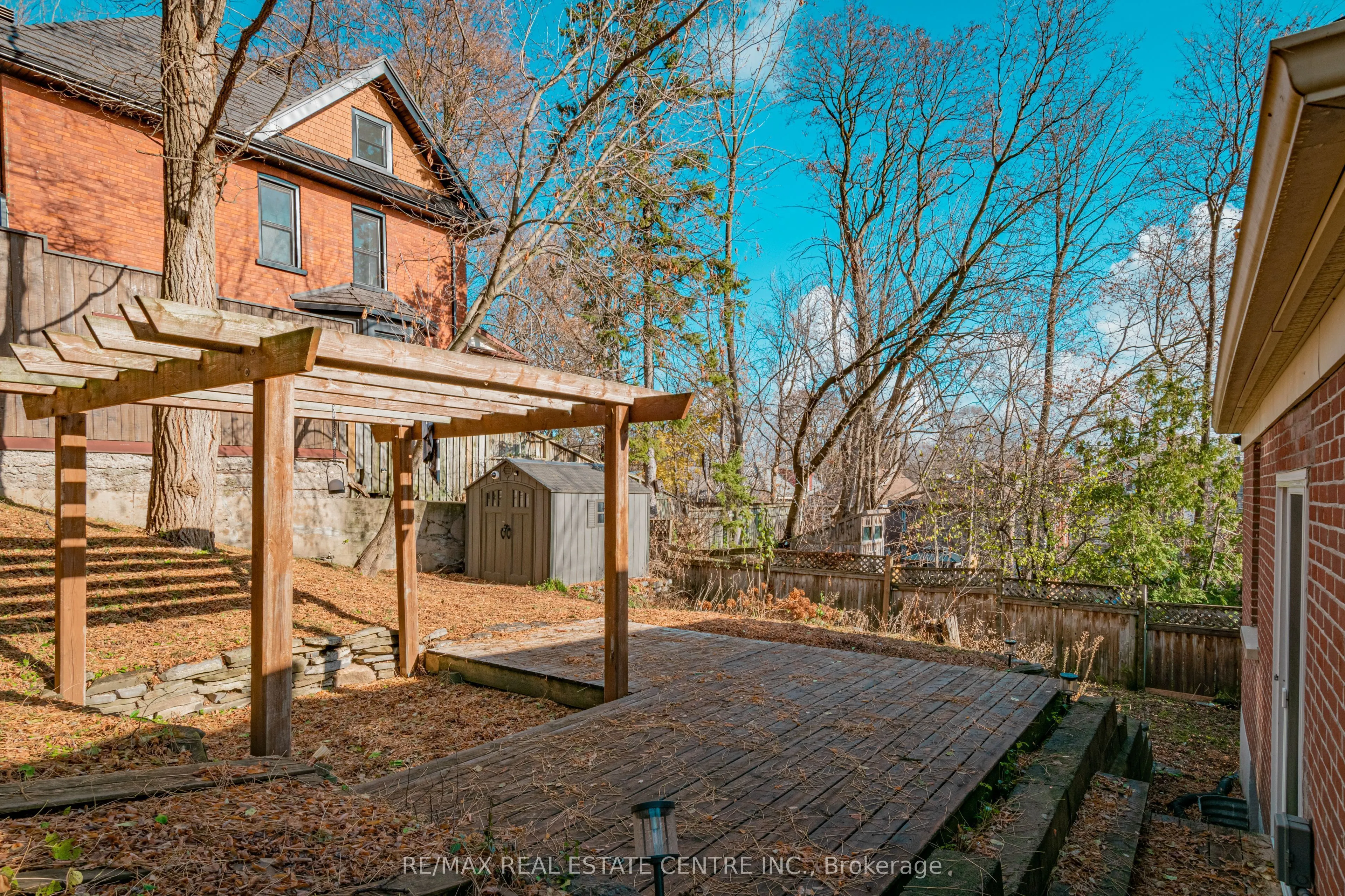 280 London Street, #Main/Upper