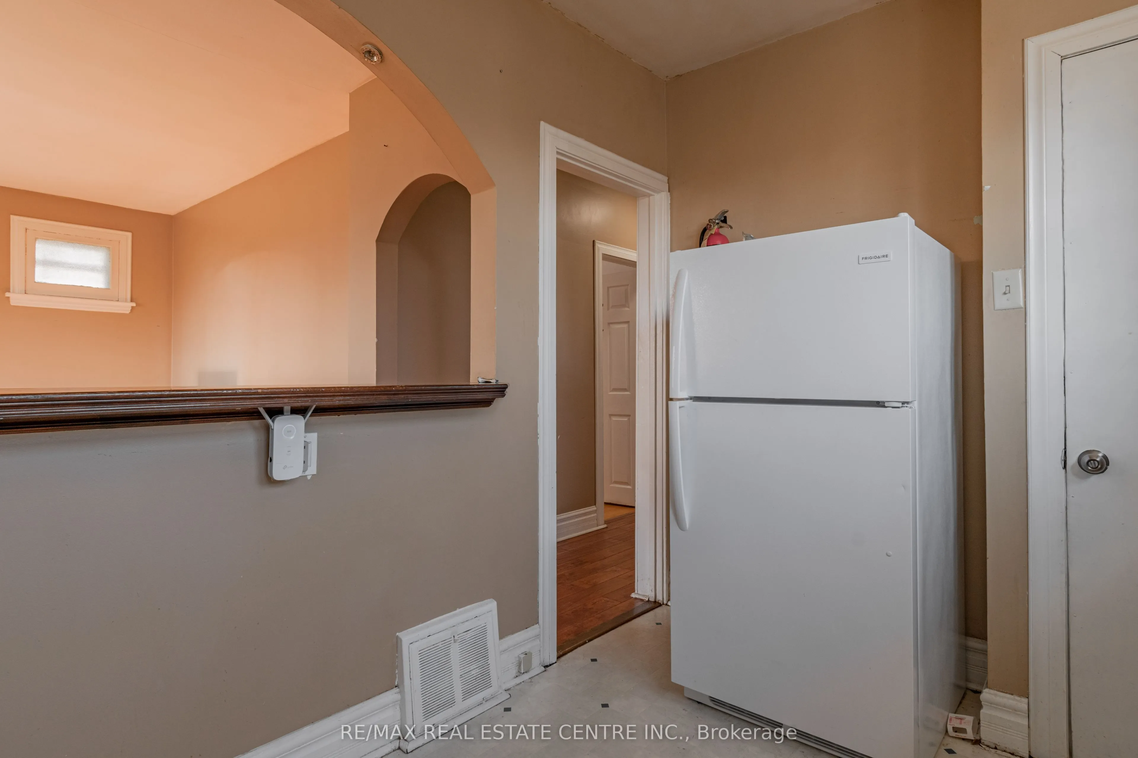 280 London Street, #Main/Upper