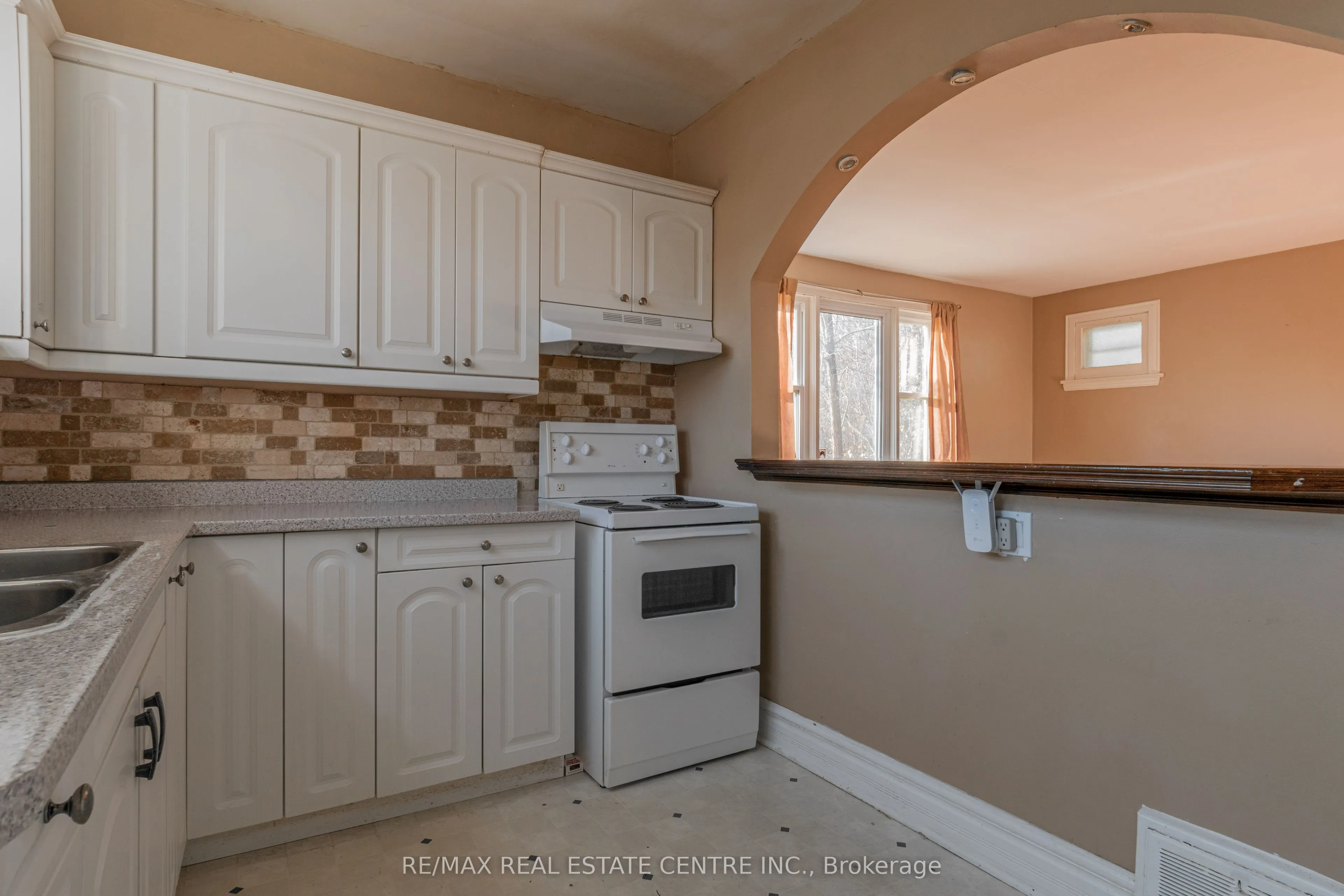 280 London Street, #Main/Upper