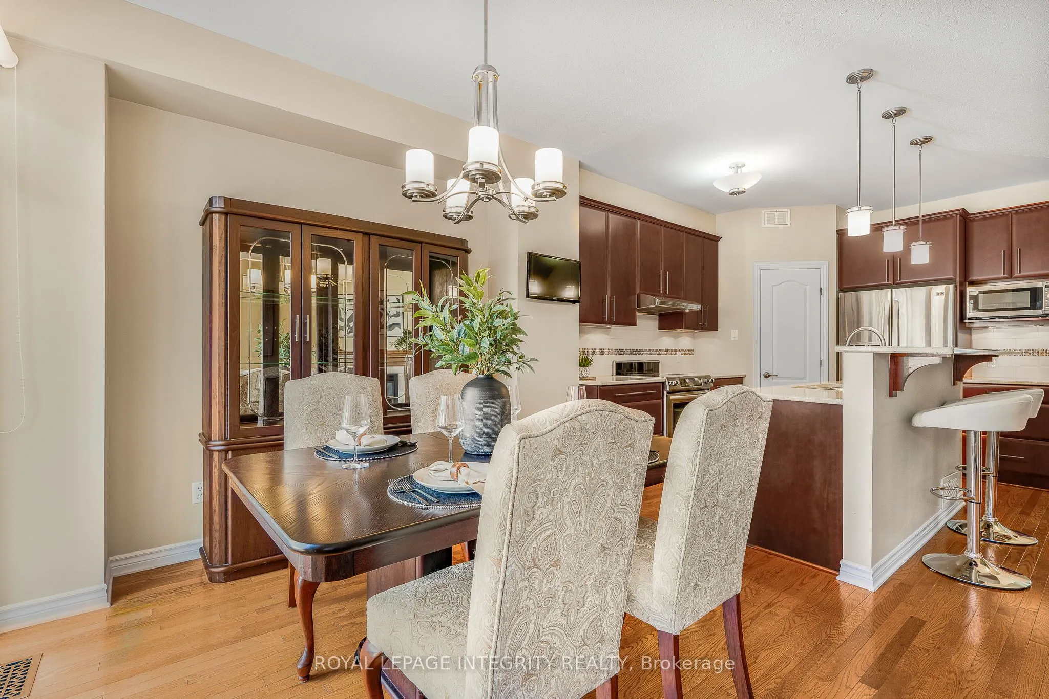 532 Rochefort Circle