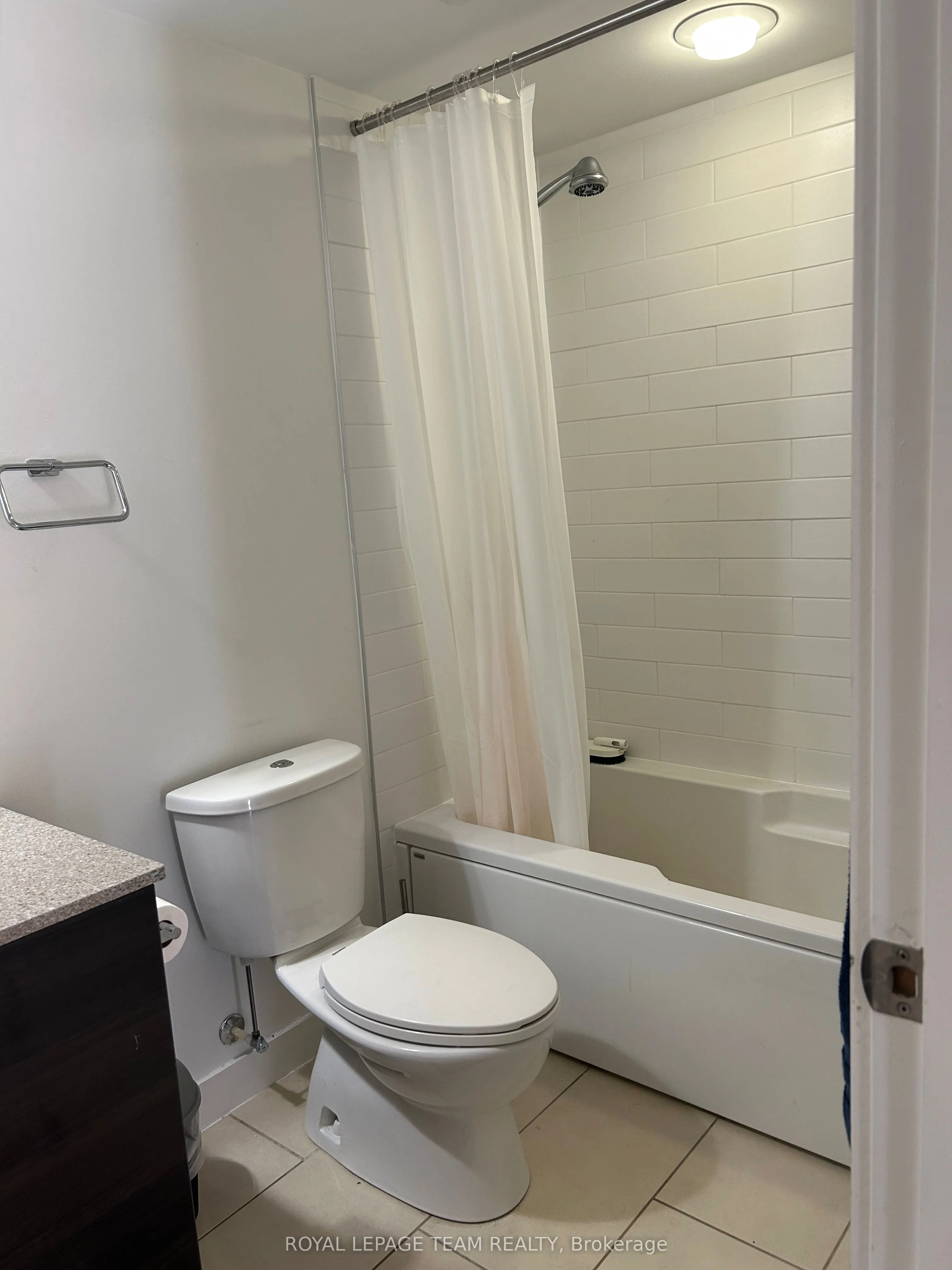349 MCLEOD Street, #820