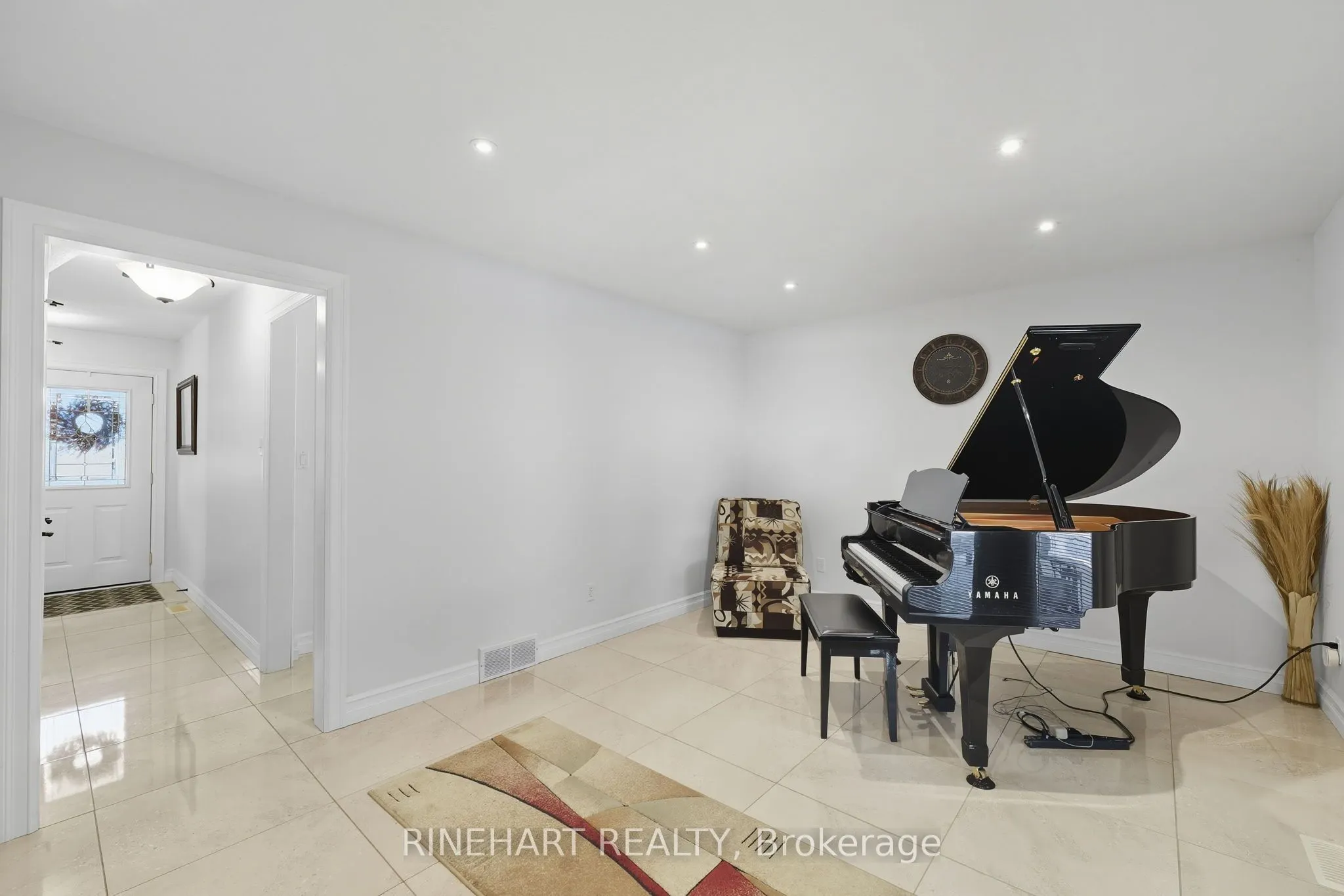 10 Alayne Crescent
