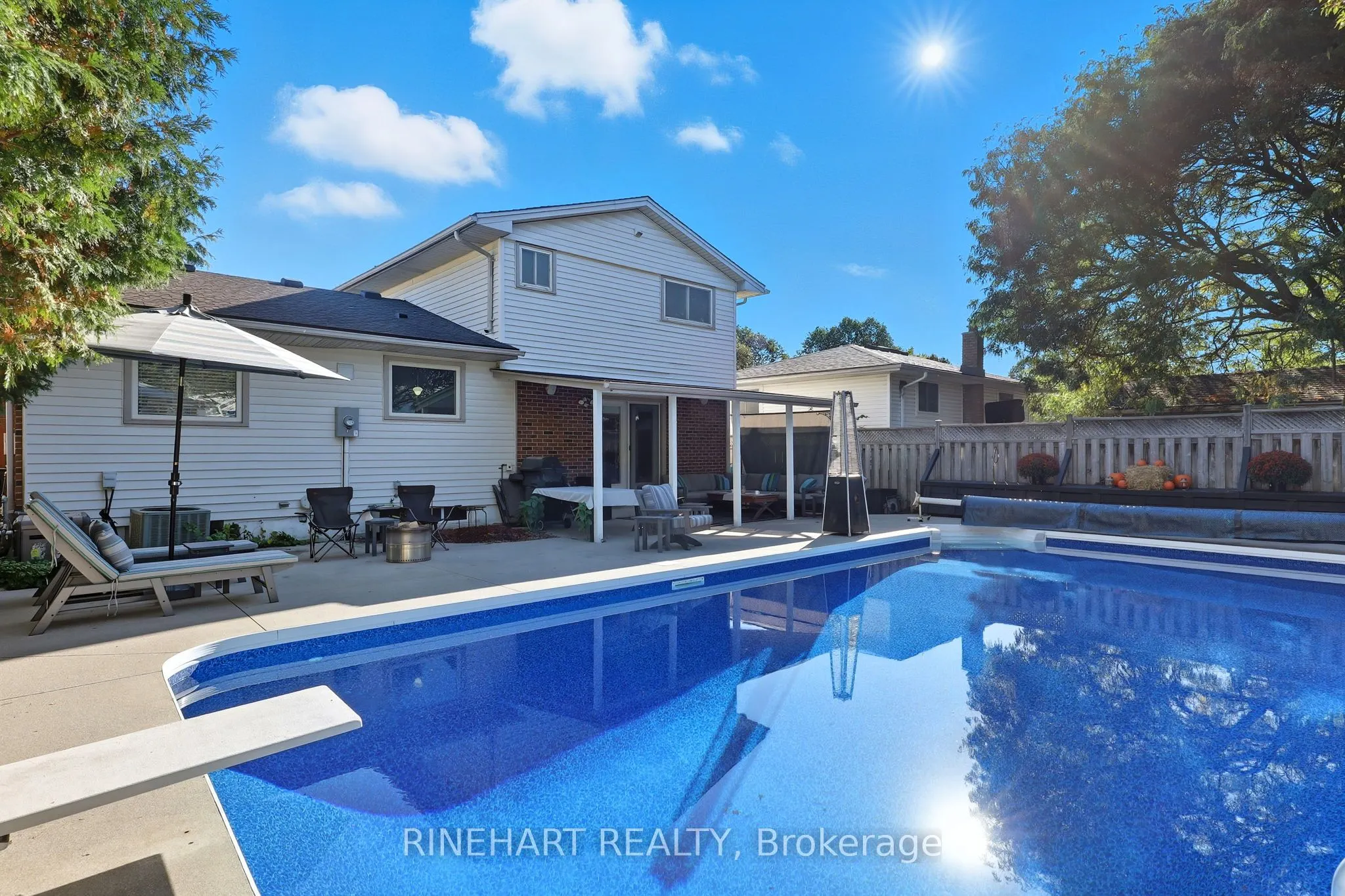 10 Alayne Crescent