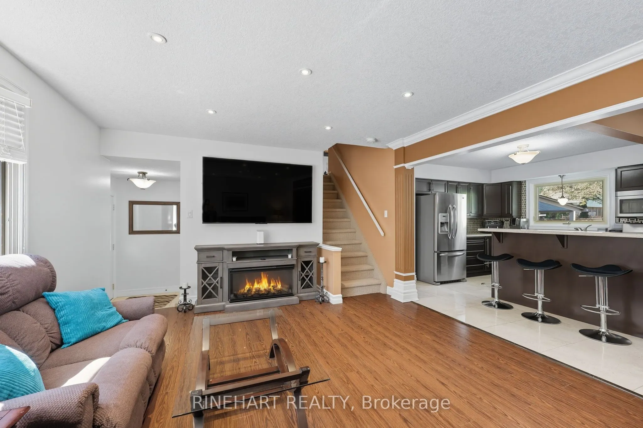 10 Alayne Crescent