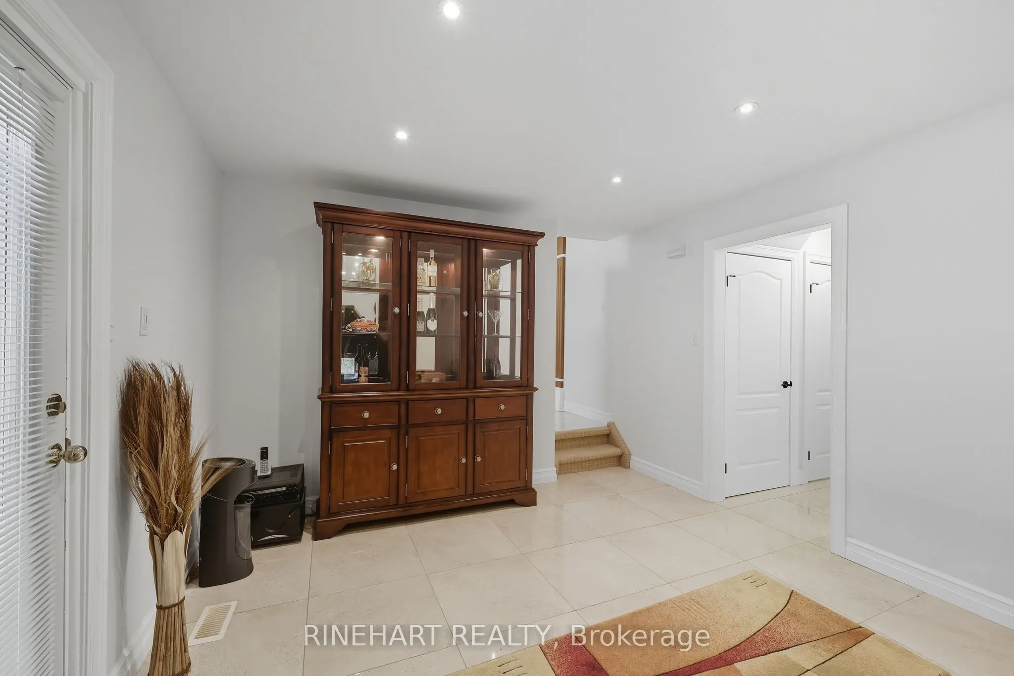 10 Alayne Crescent