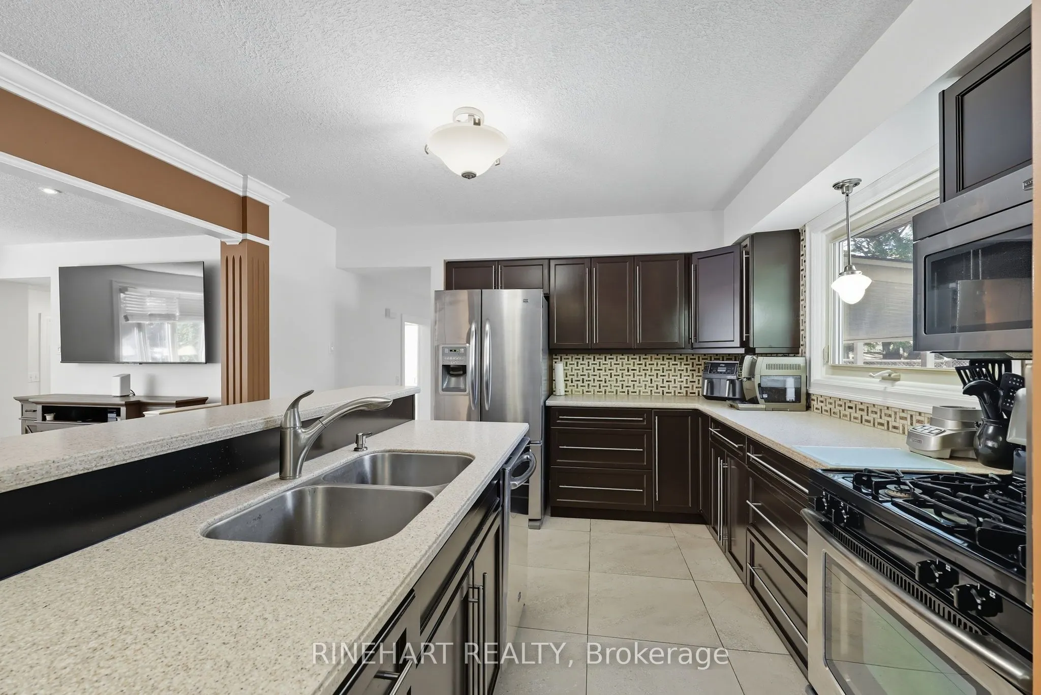 10 Alayne Crescent