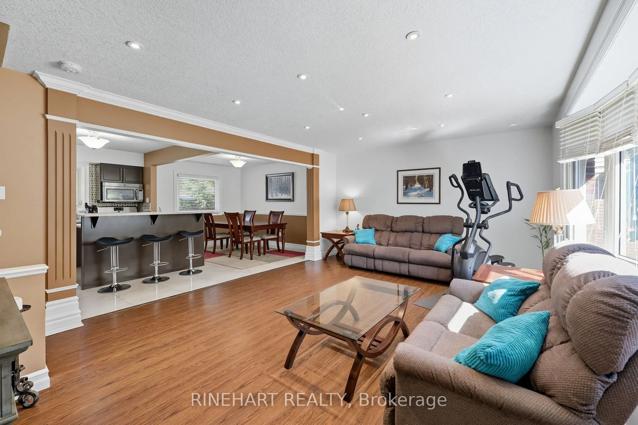 10 Alayne Crescent