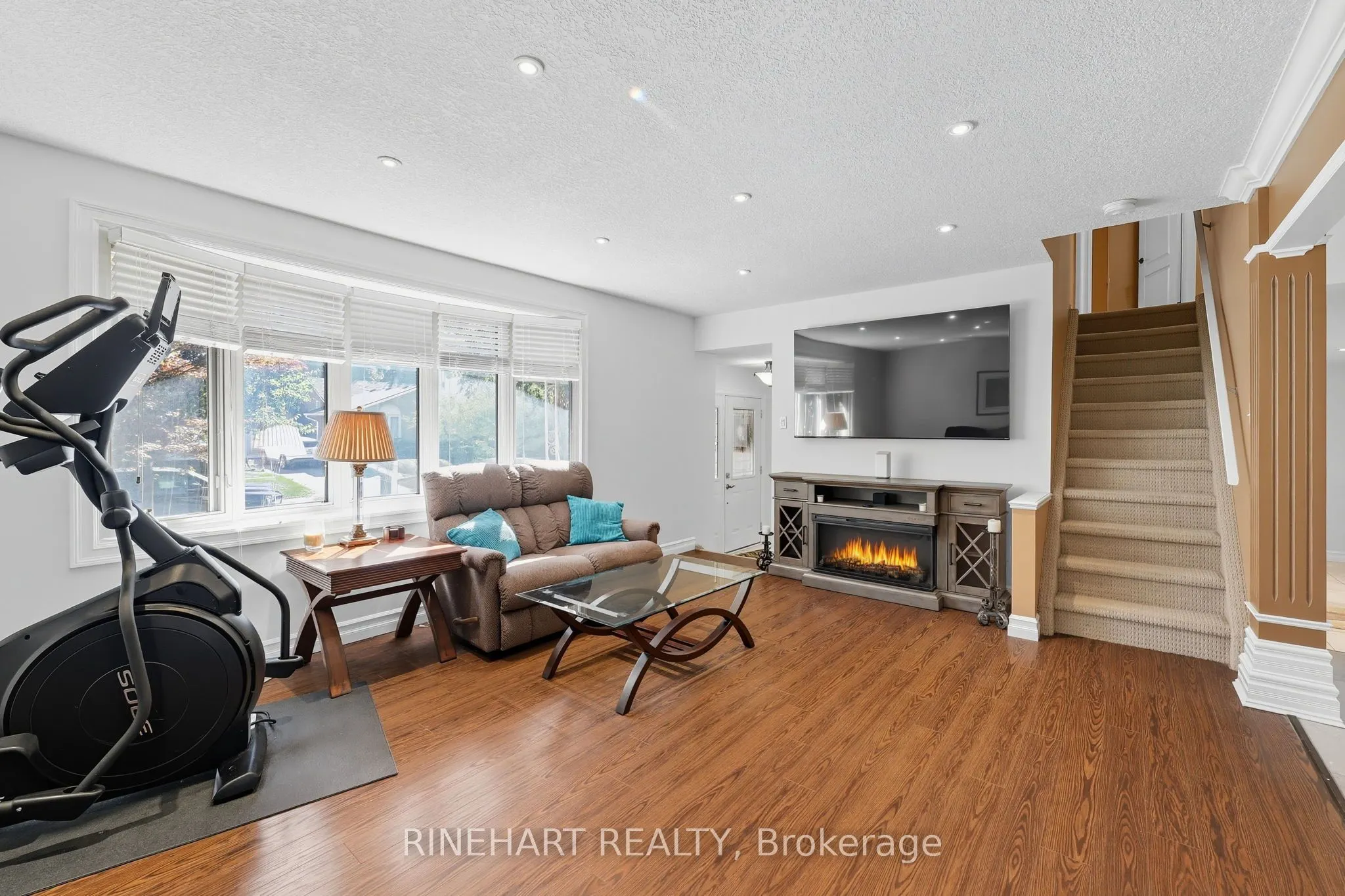 10 Alayne Crescent