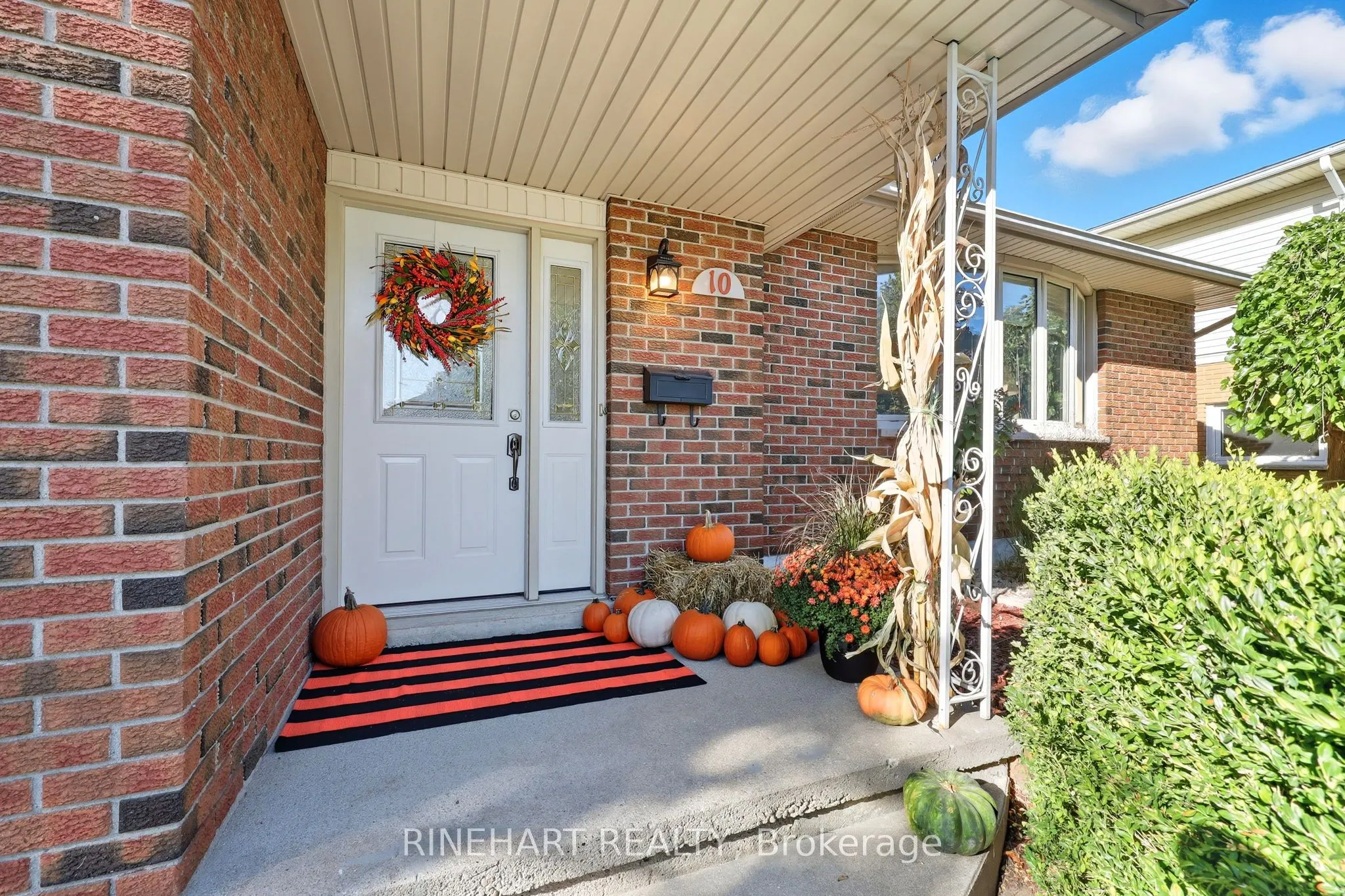10 Alayne Crescent