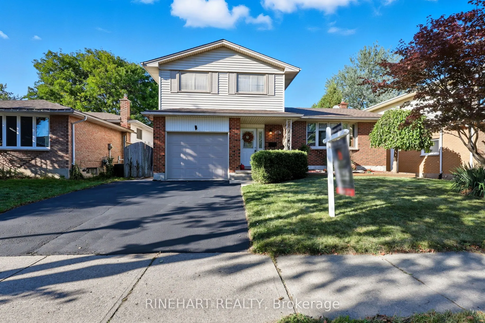 10 Alayne Crescent