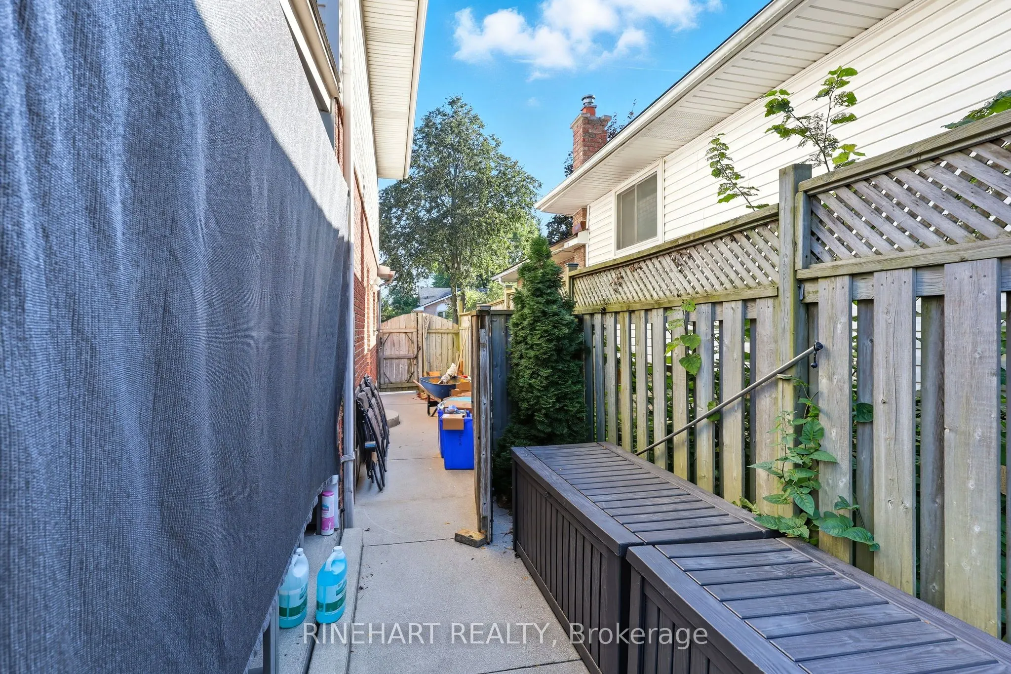 10 Alayne Crescent
