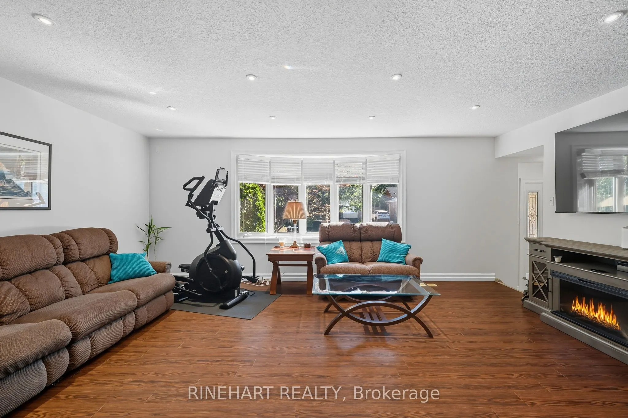 10 Alayne Crescent
