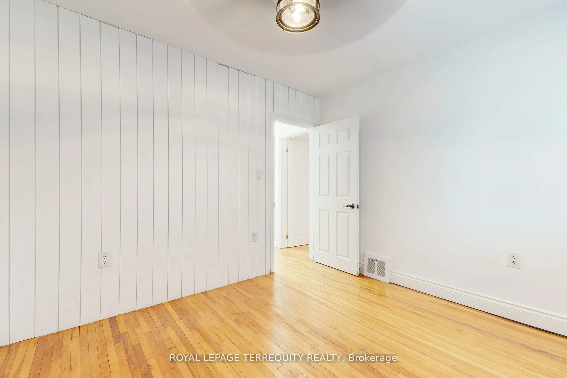 739 Upper Gage Avenue