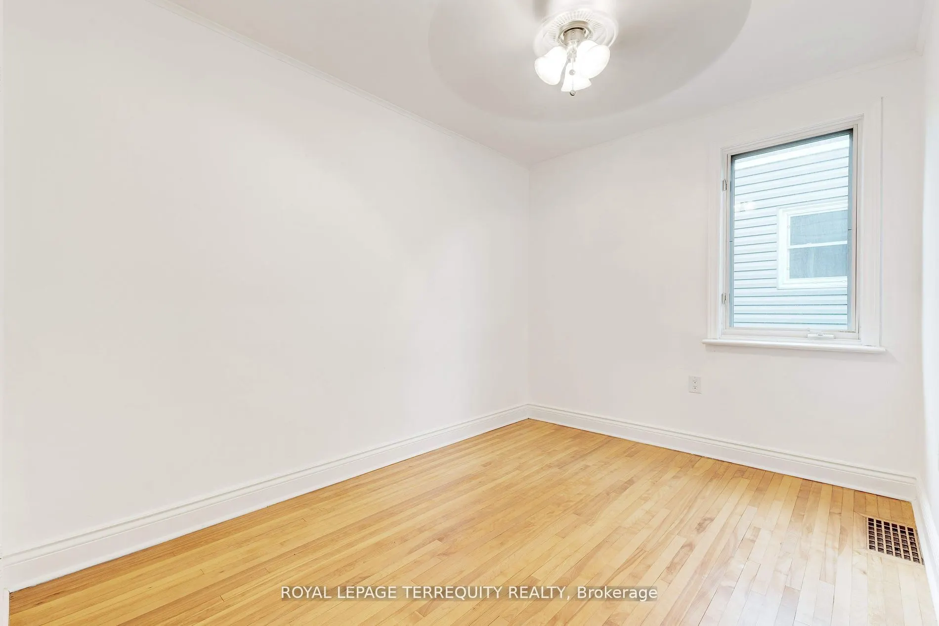 739 Upper Gage Avenue
