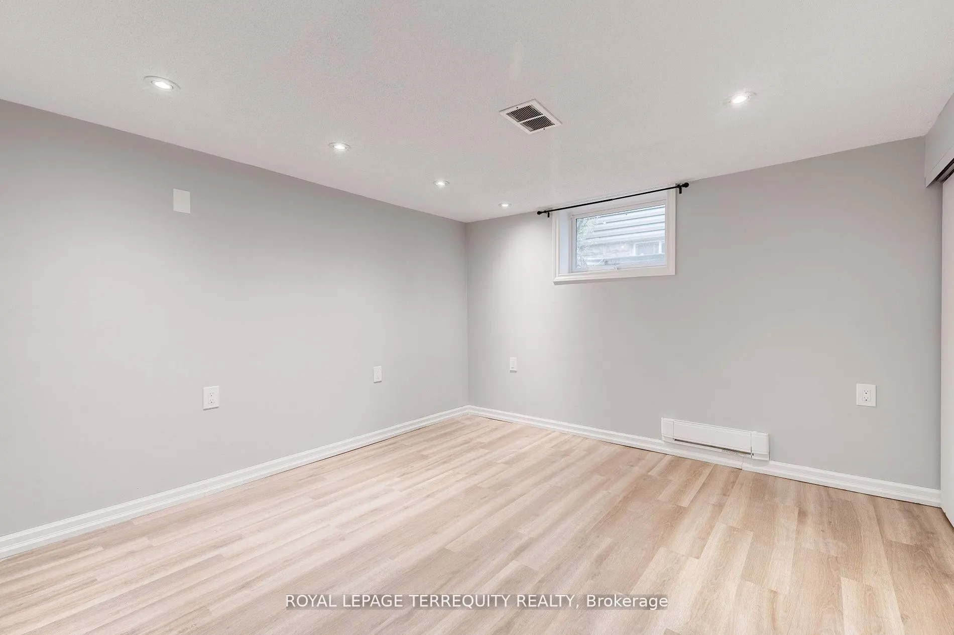 739 Upper Gage Avenue