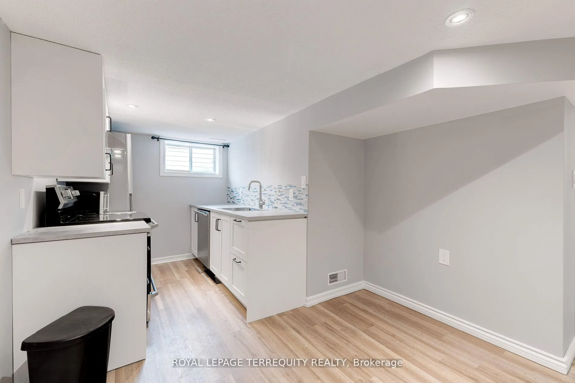 739 Upper Gage Avenue