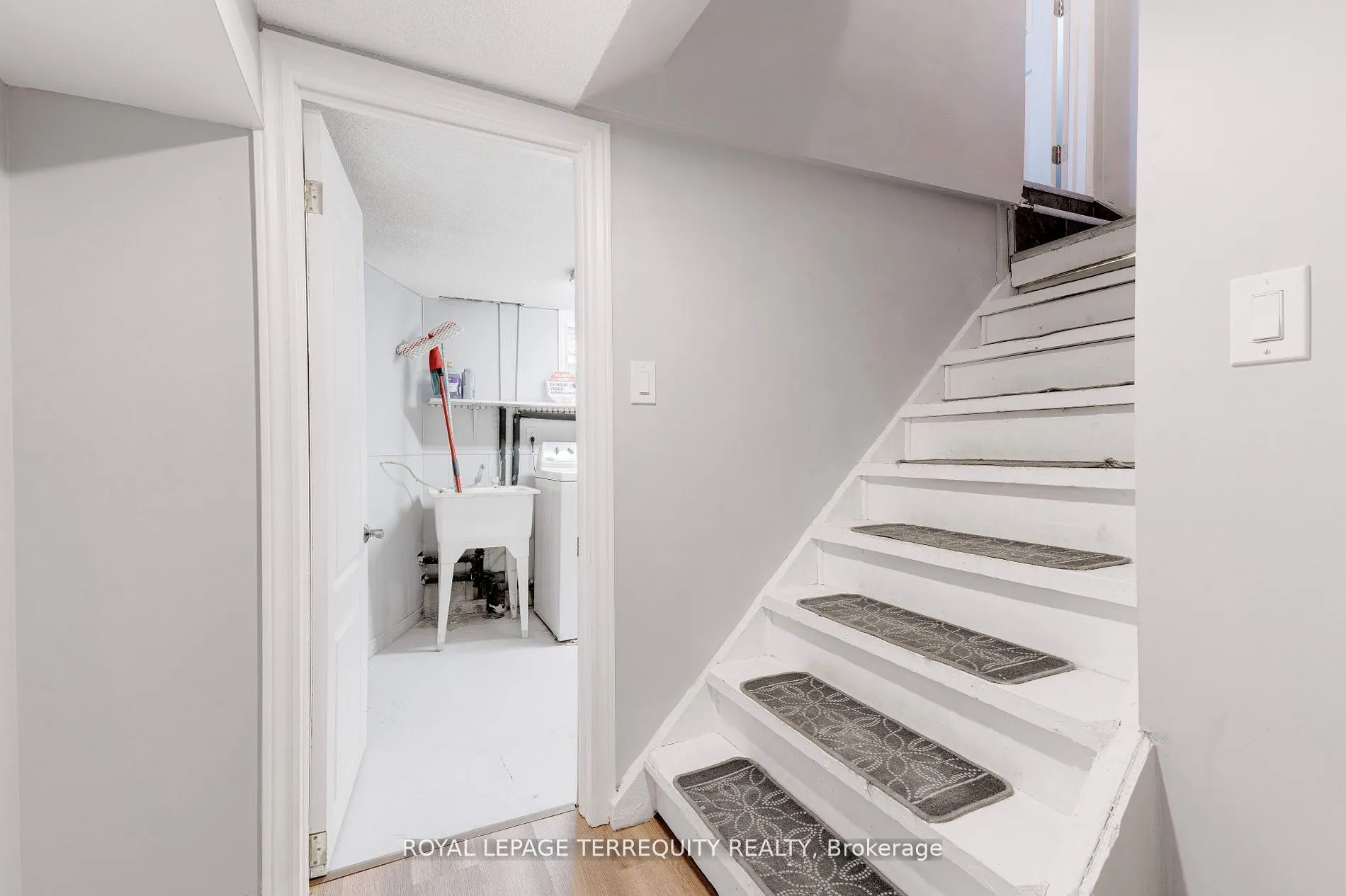 739 Upper Gage Avenue