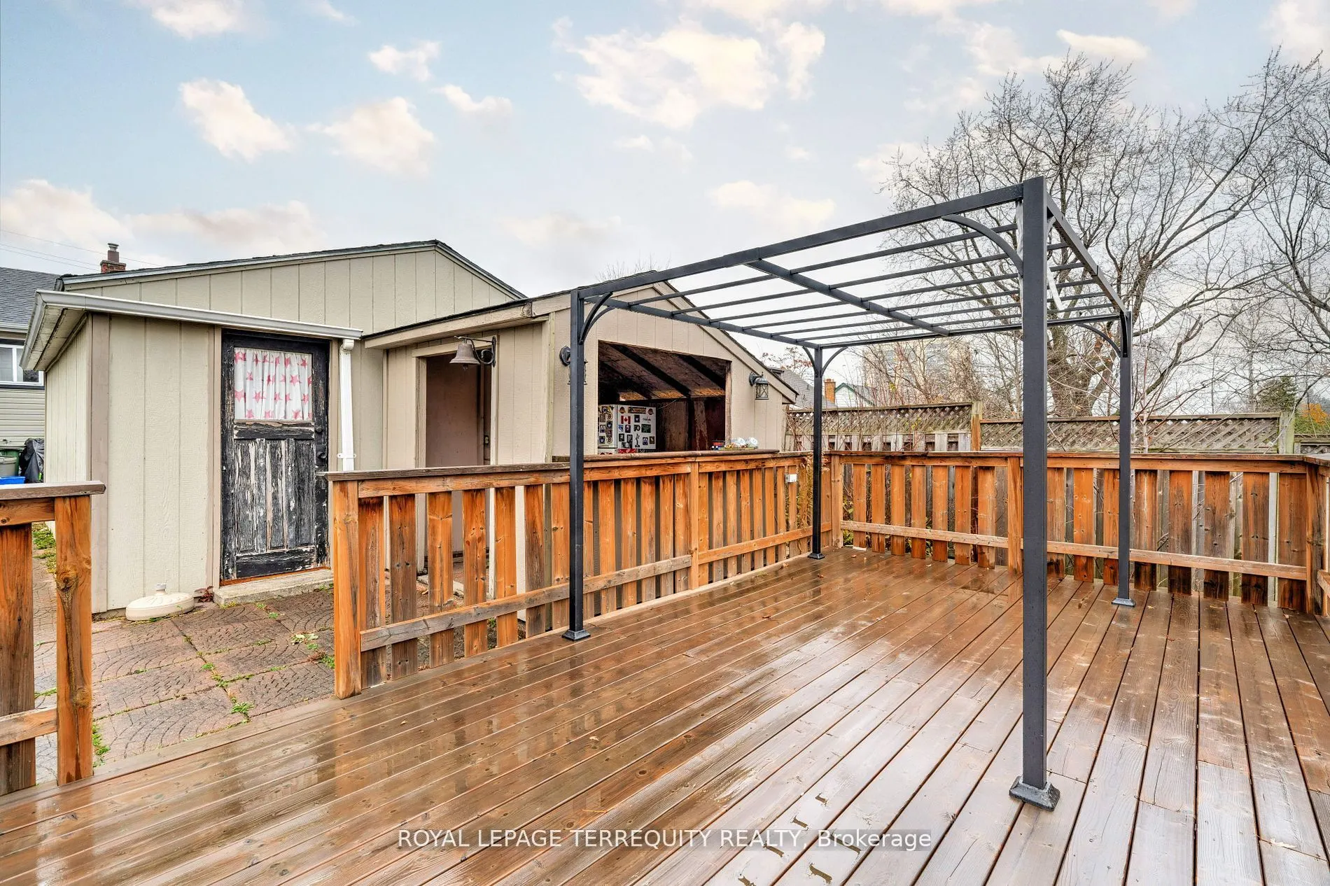 739 Upper Gage Avenue