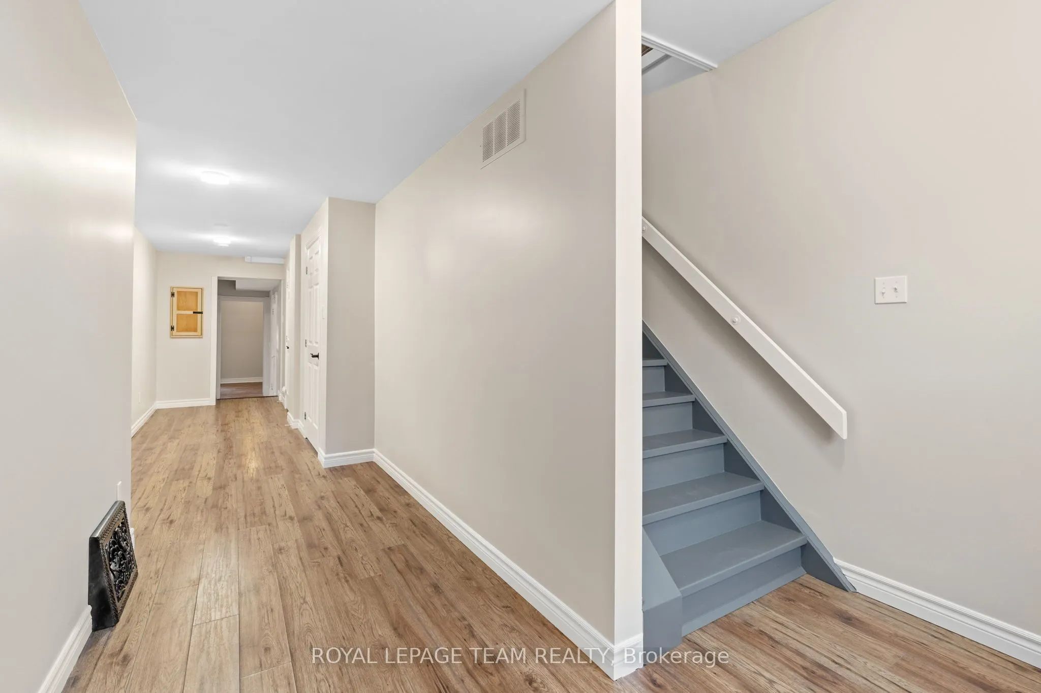 258 JOHN Street N, #2