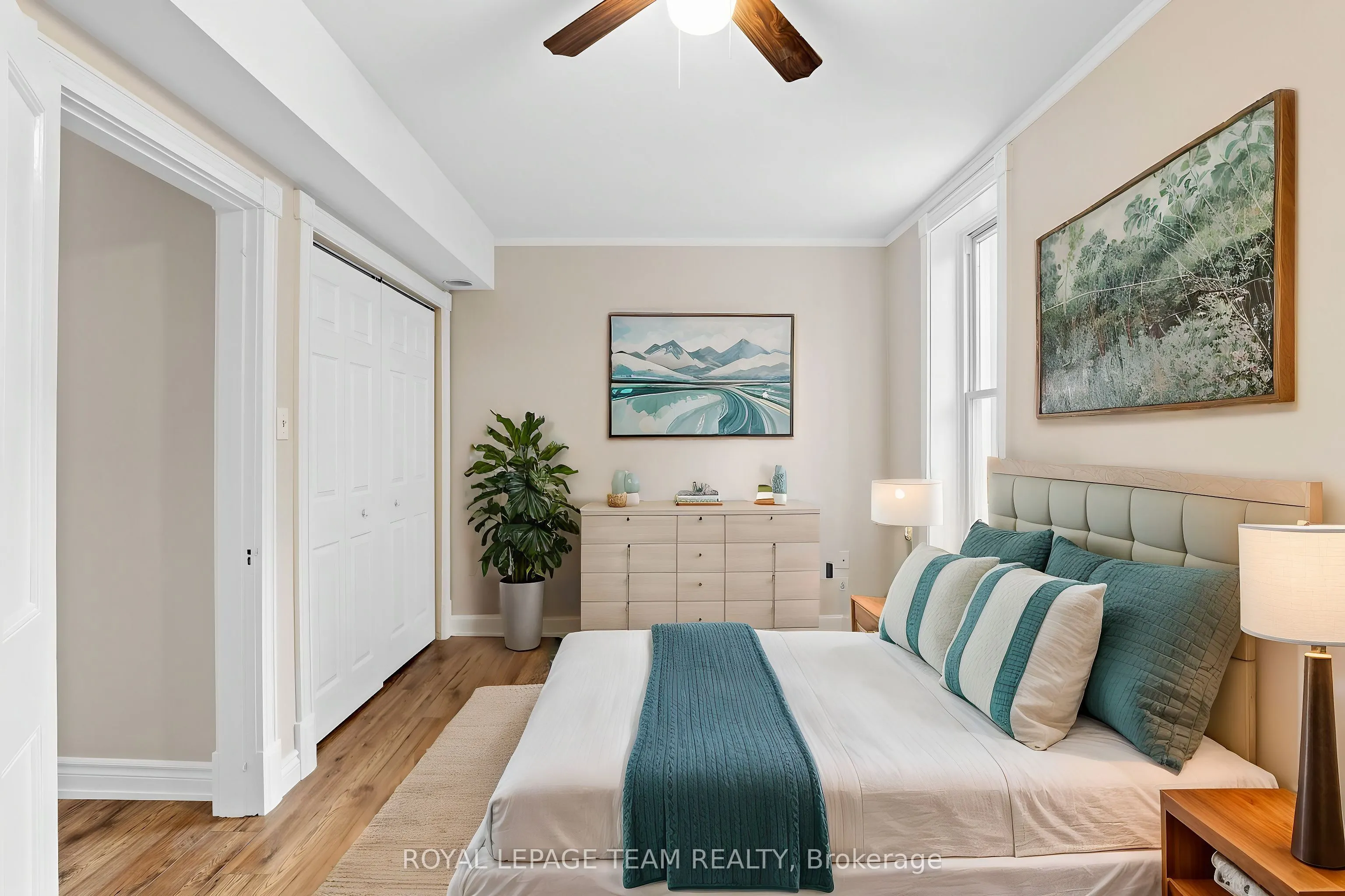 258 JOHN Street N, #2
