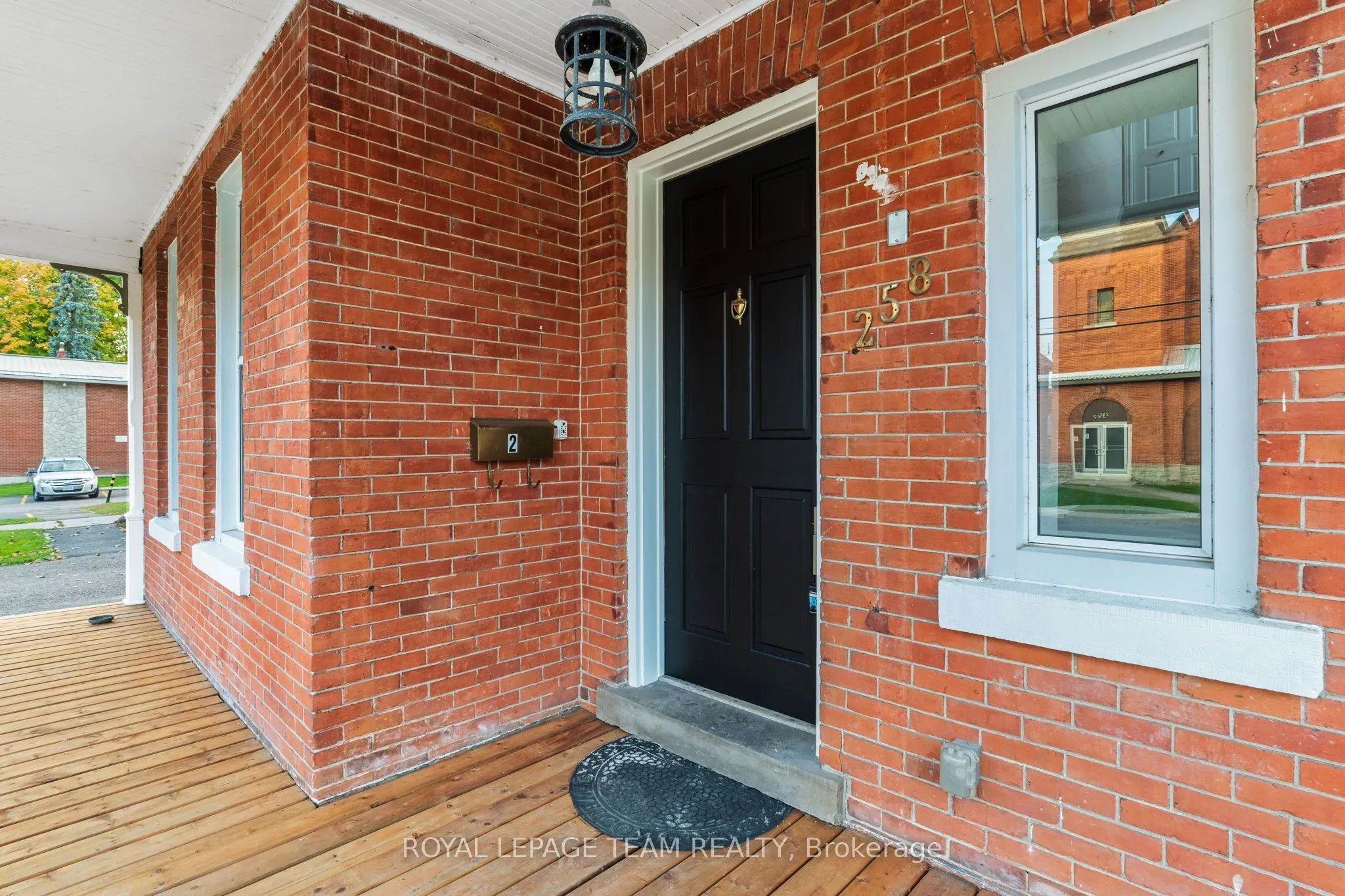 258 JOHN Street N, #2